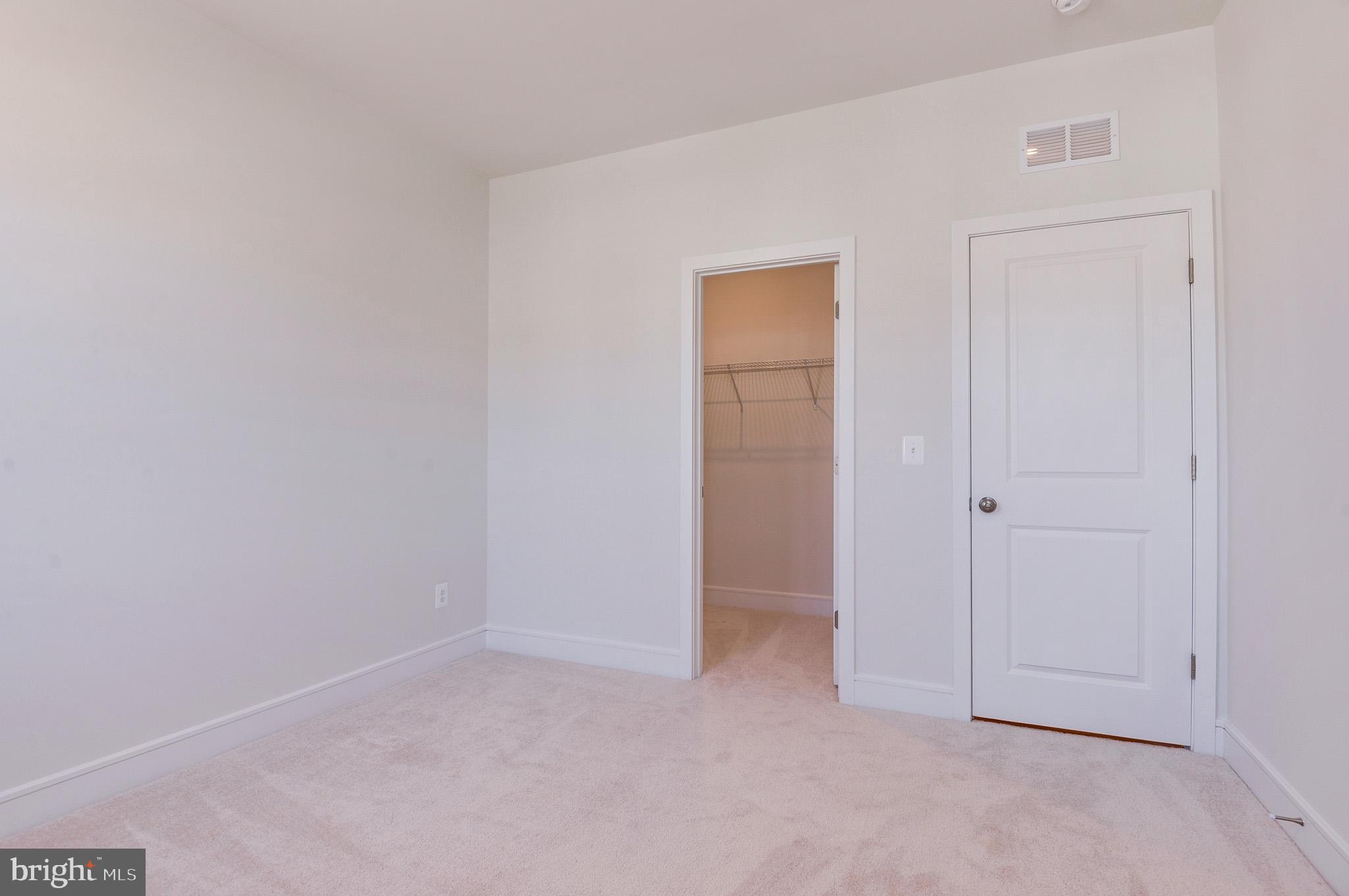 LAKE FREDERICK - Residential Lease