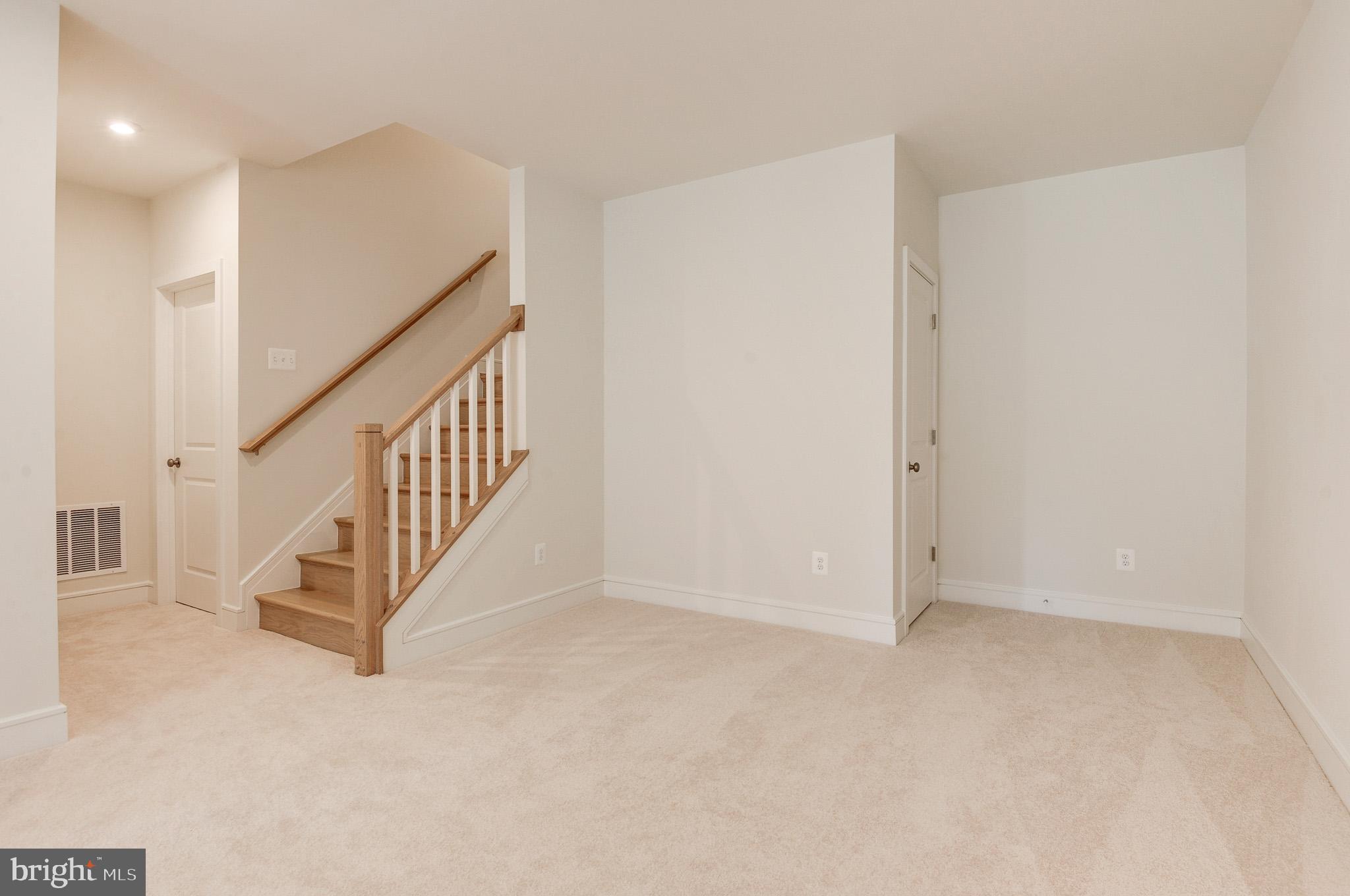 LAKE FREDERICK - Residential Lease