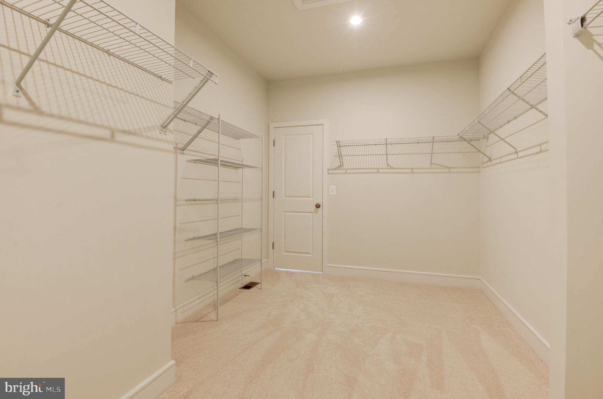 LAKE FREDERICK - Residential Lease