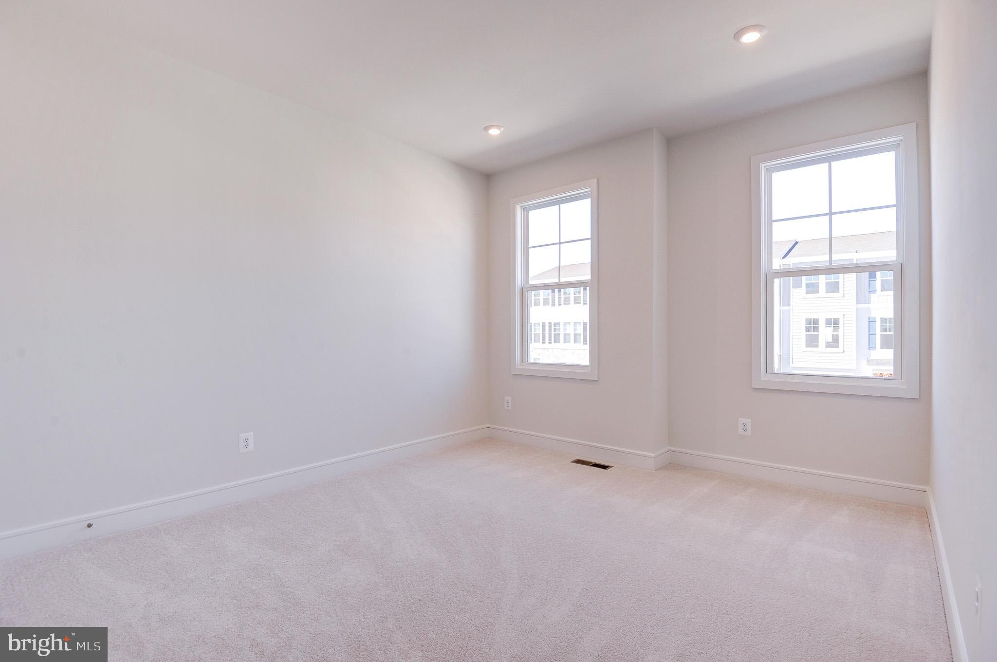 LAKE FREDERICK - Residential Lease