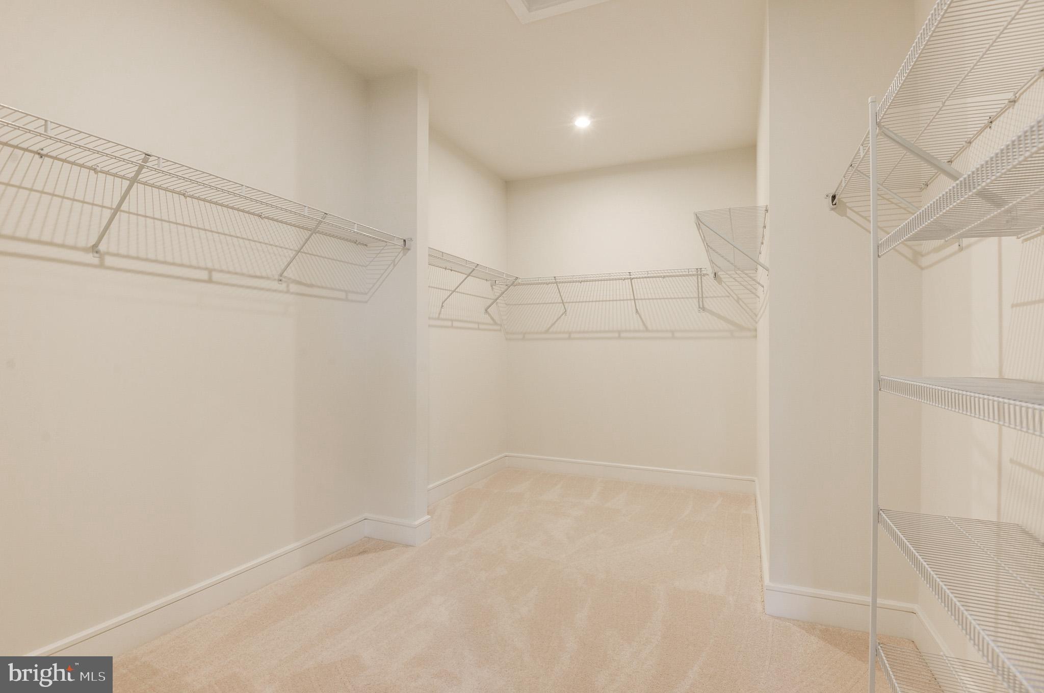 LAKE FREDERICK - Residential Lease