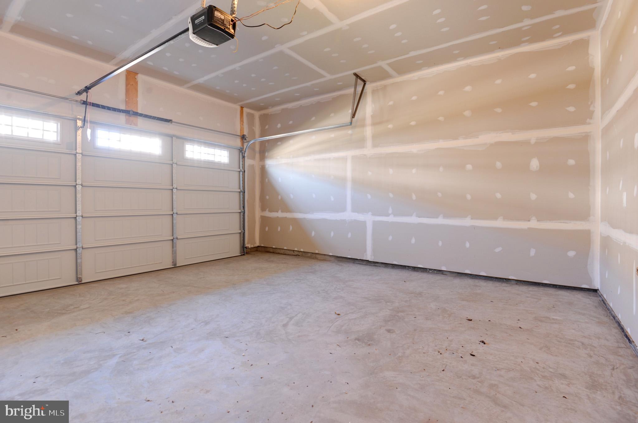 LAKE FREDERICK - Residential Lease