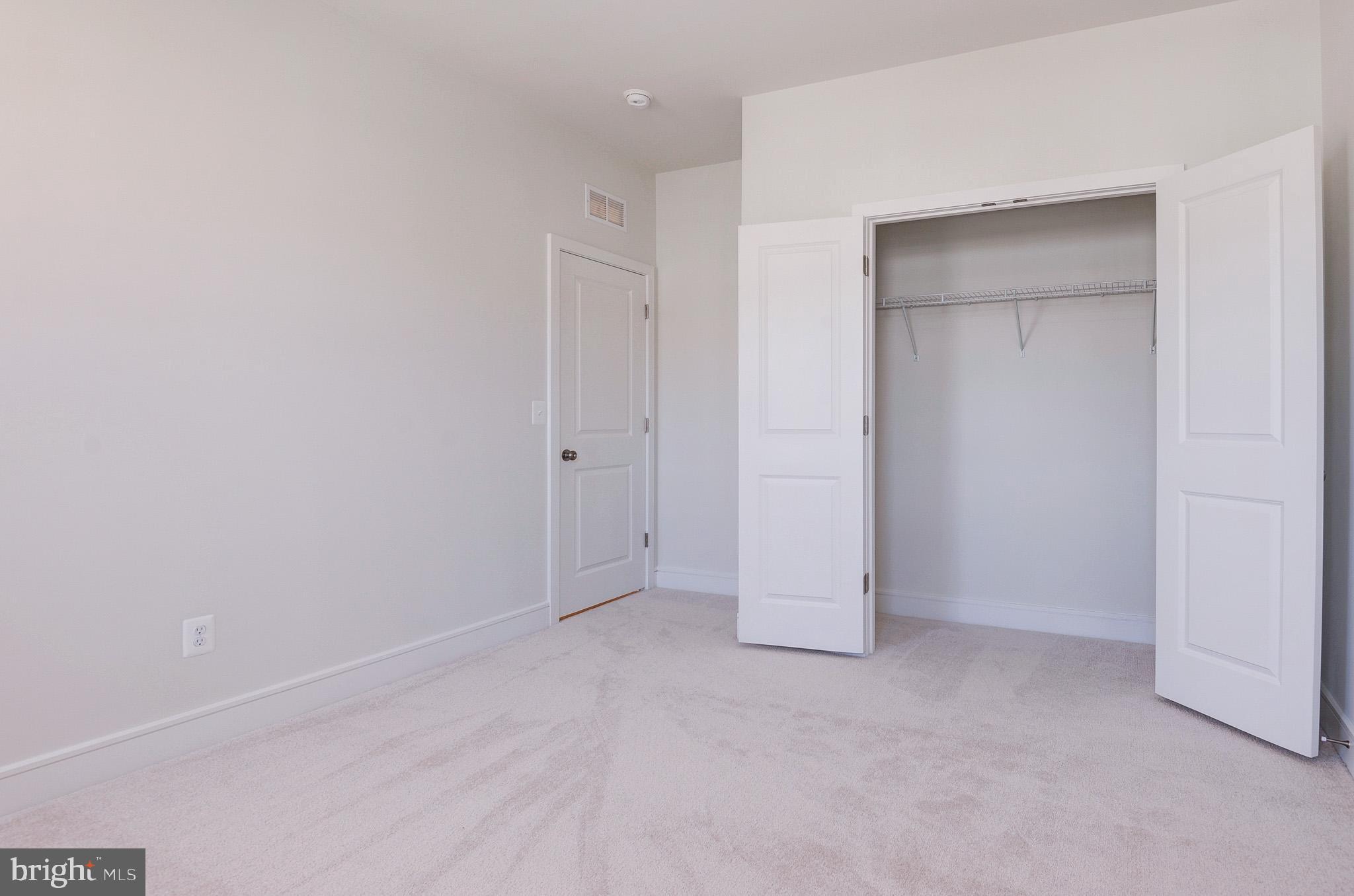 LAKE FREDERICK - Residential Lease