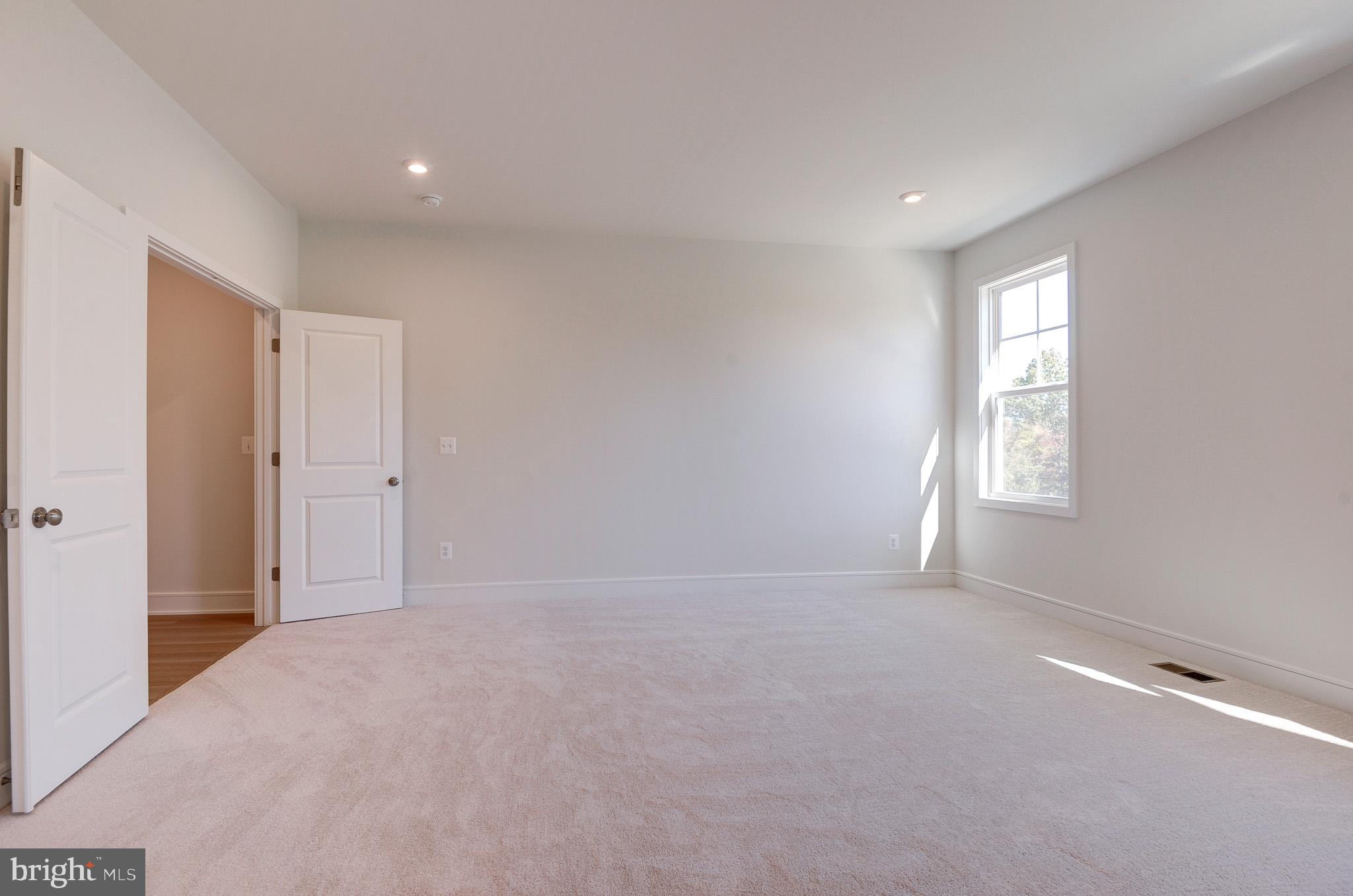 LAKE FREDERICK - Residential Lease