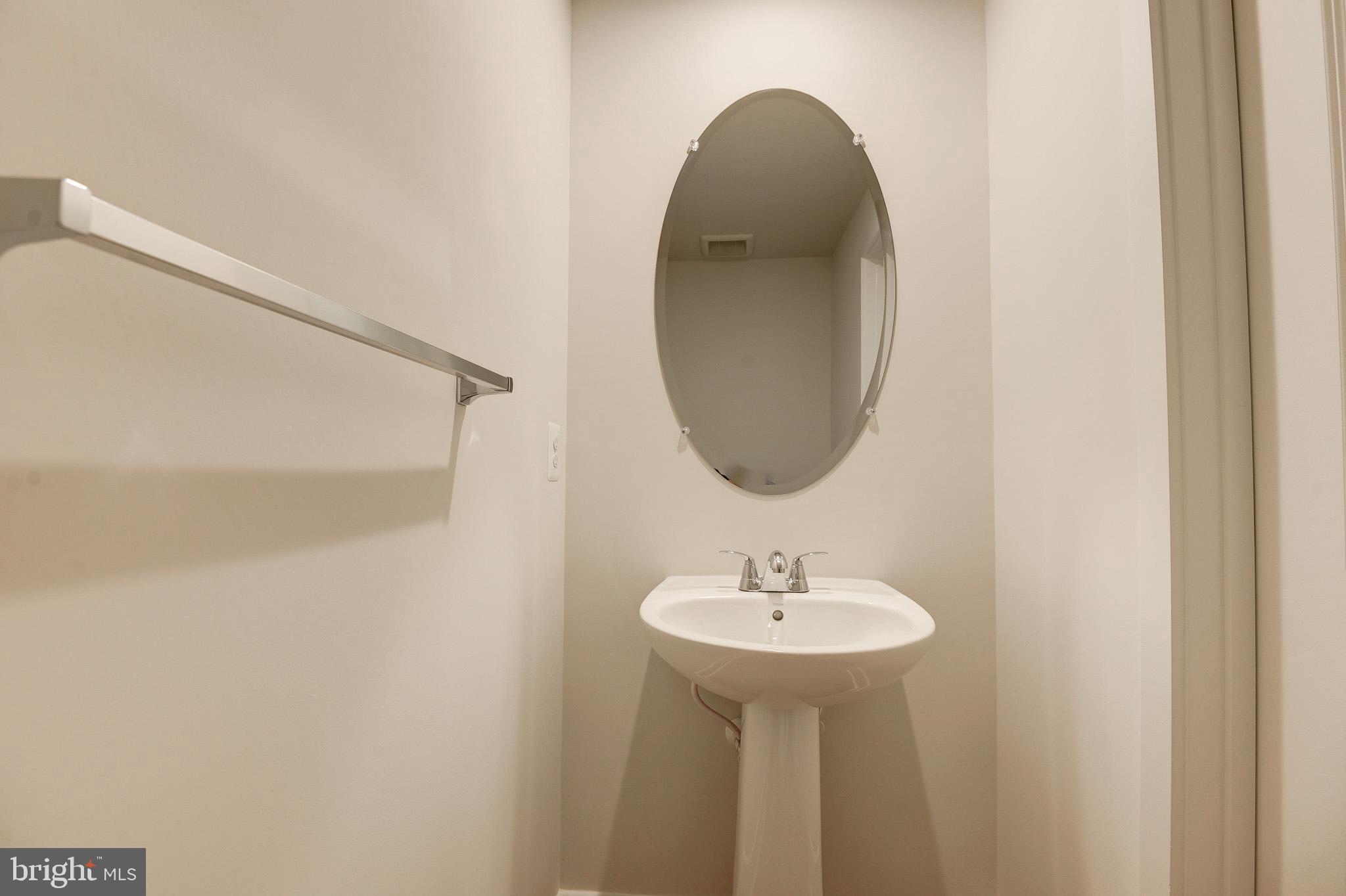 LAKE FREDERICK - Residential Lease