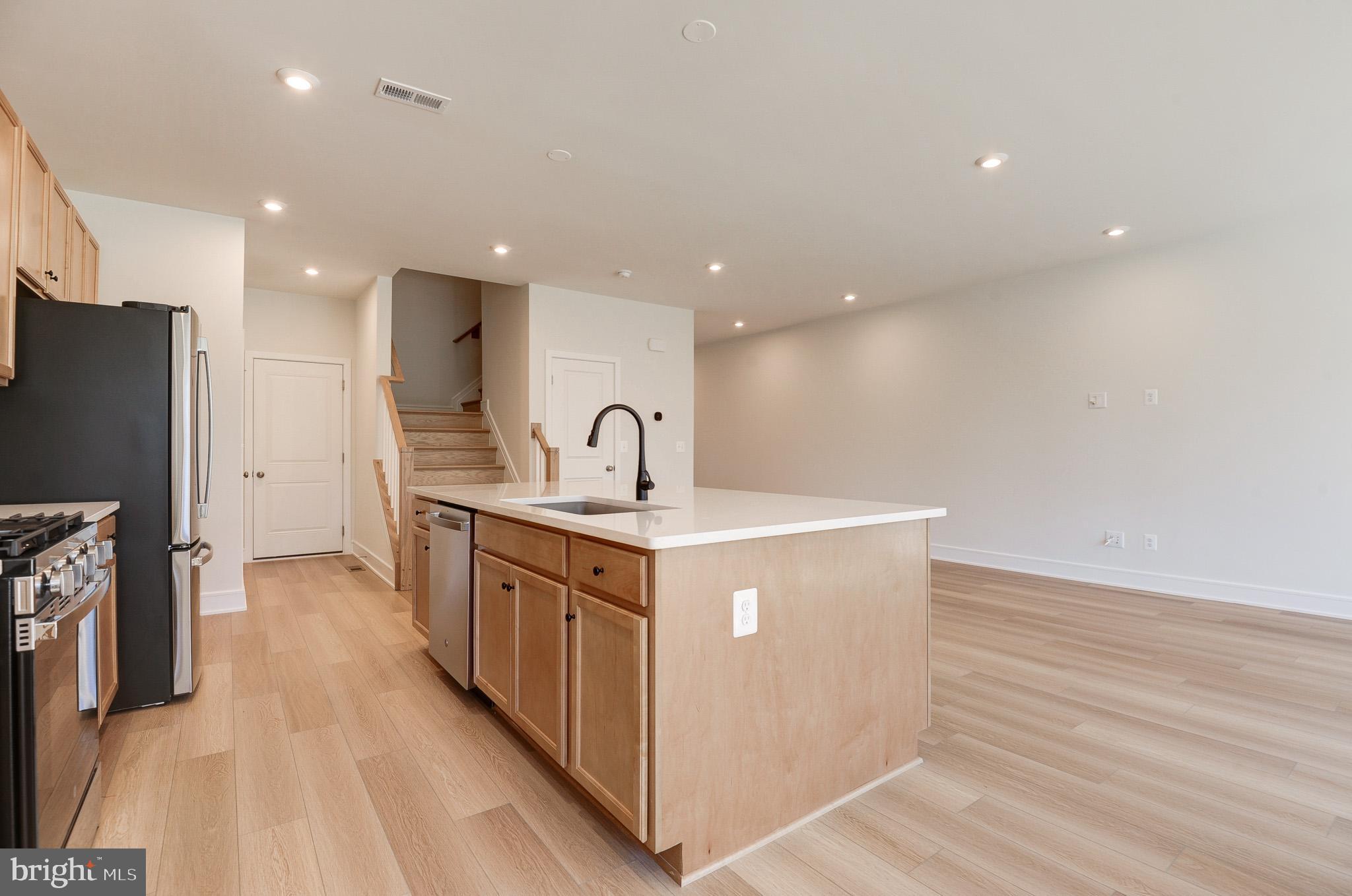 LAKE FREDERICK - Residential Lease