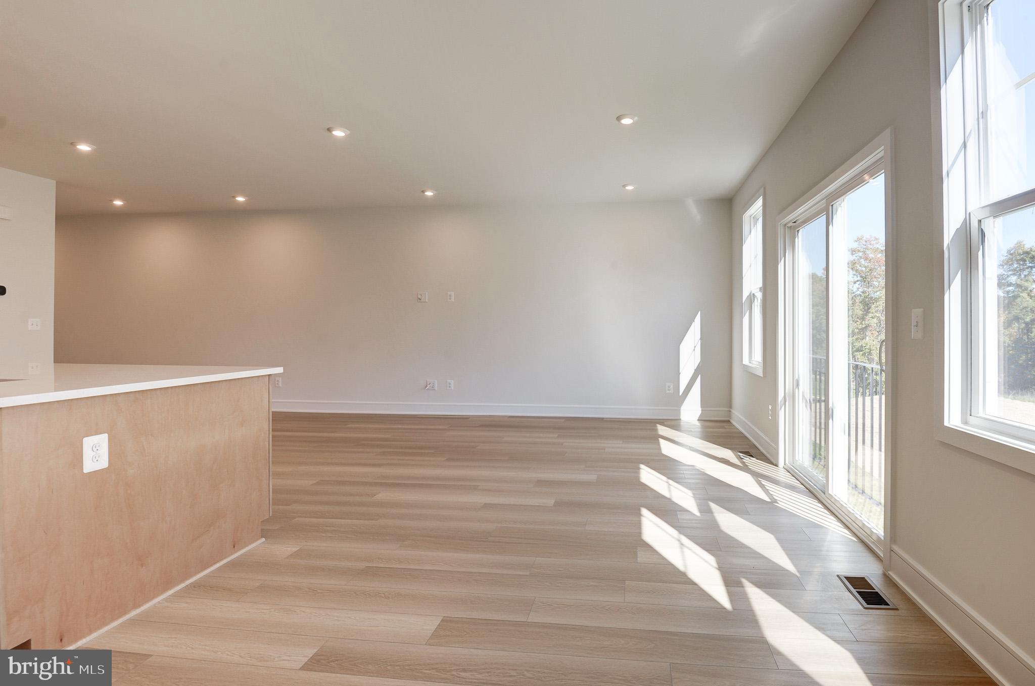 LAKE FREDERICK - Residential Lease