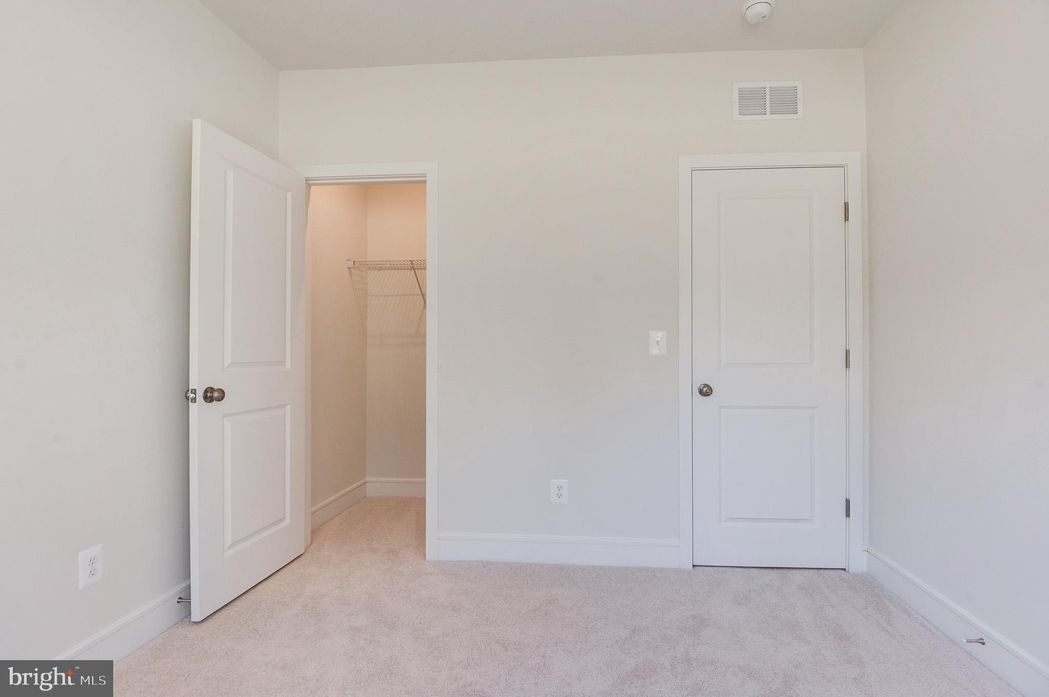 LAKE FREDERICK - Residential Lease