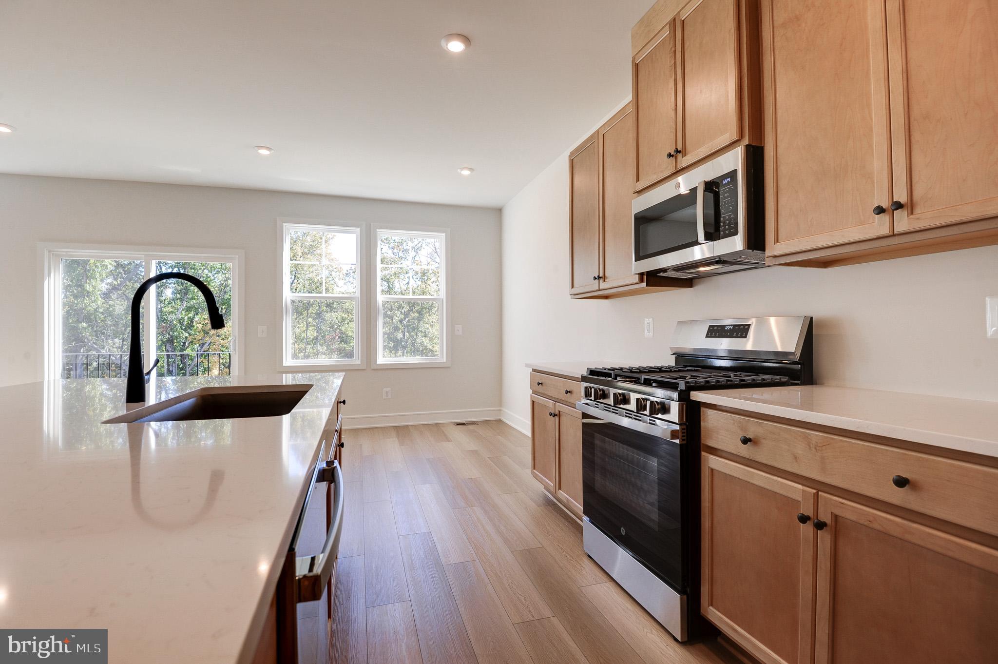 LAKE FREDERICK - Residential Lease