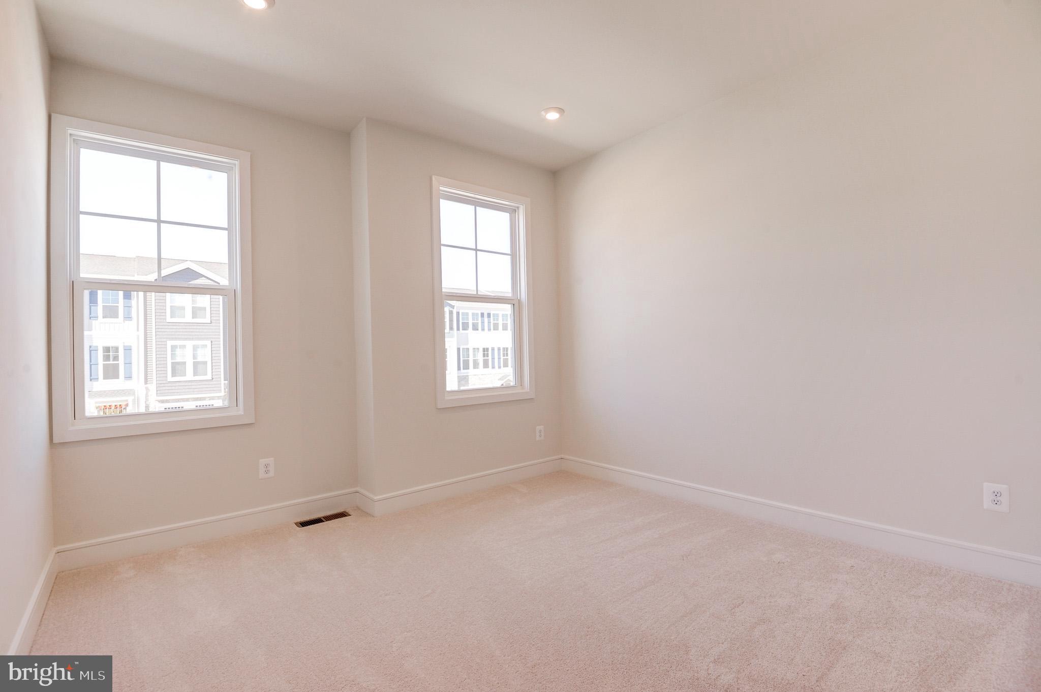 LAKE FREDERICK - Residential Lease