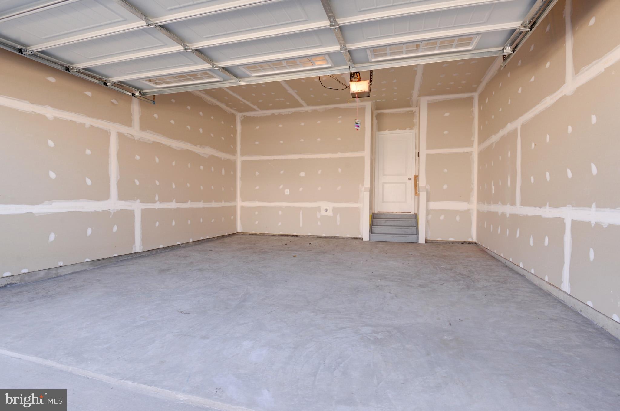 LAKE FREDERICK - Residential Lease