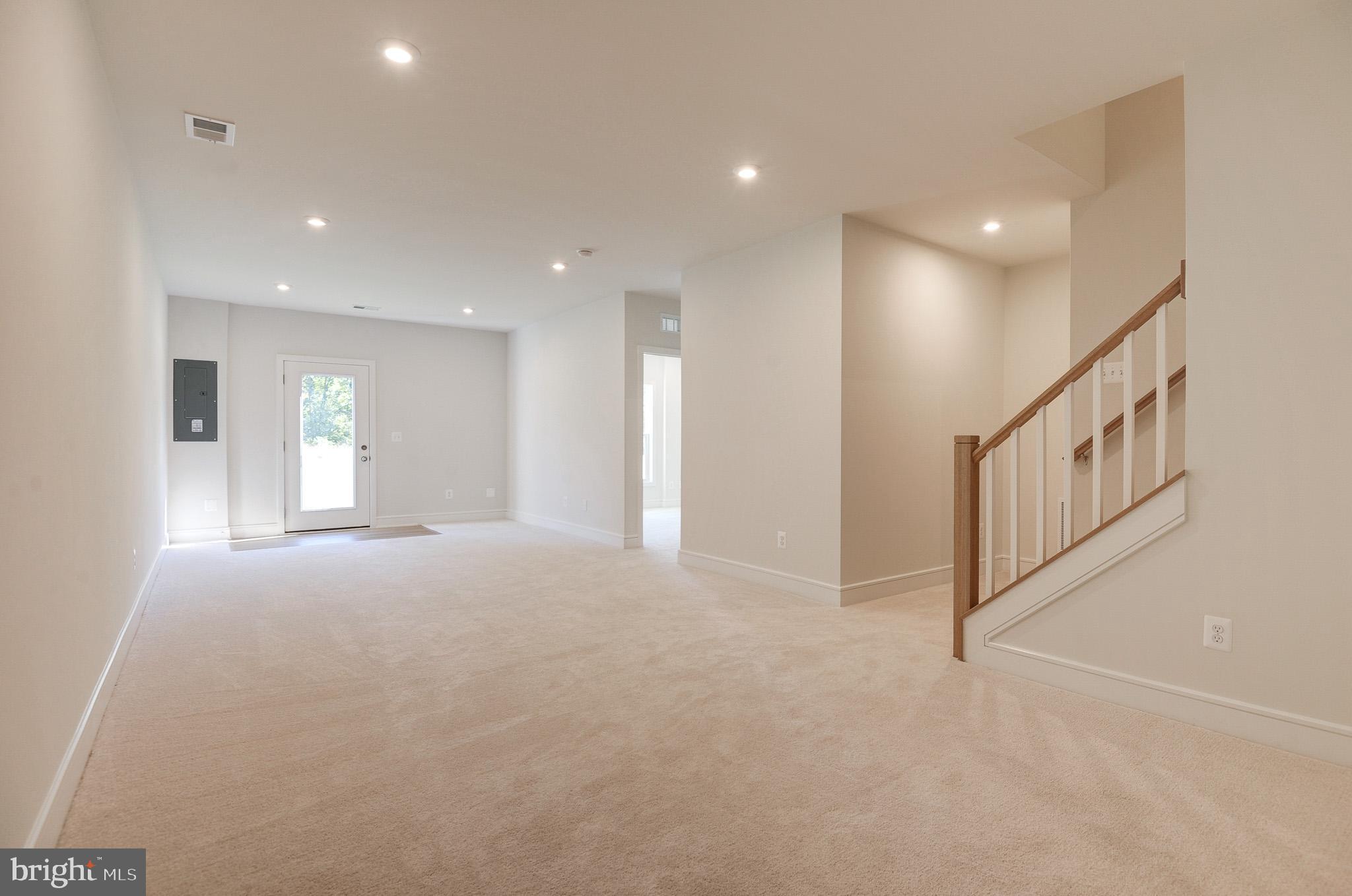 LAKE FREDERICK - Residential Lease