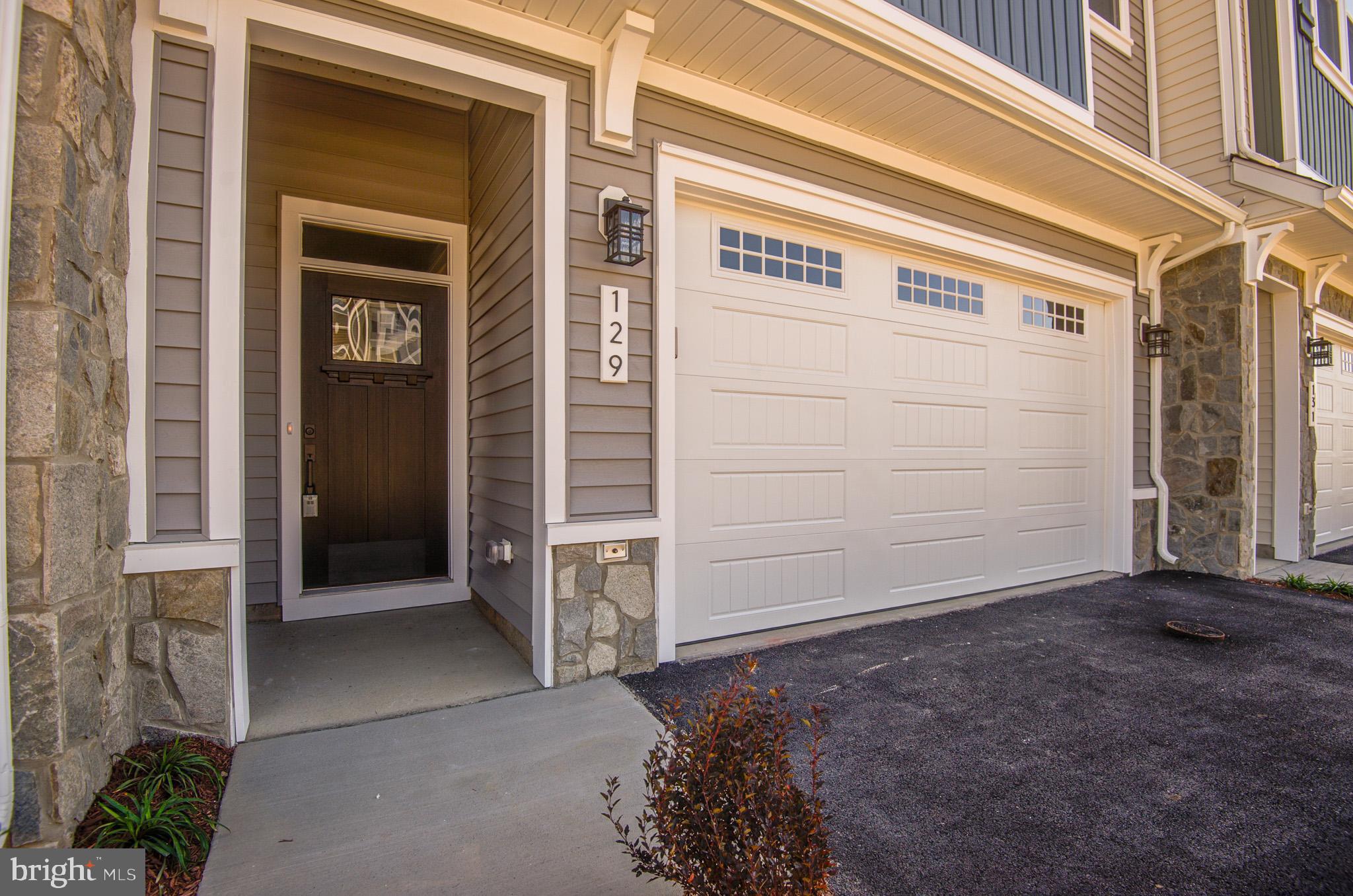 LAKE FREDERICK - Residential Lease