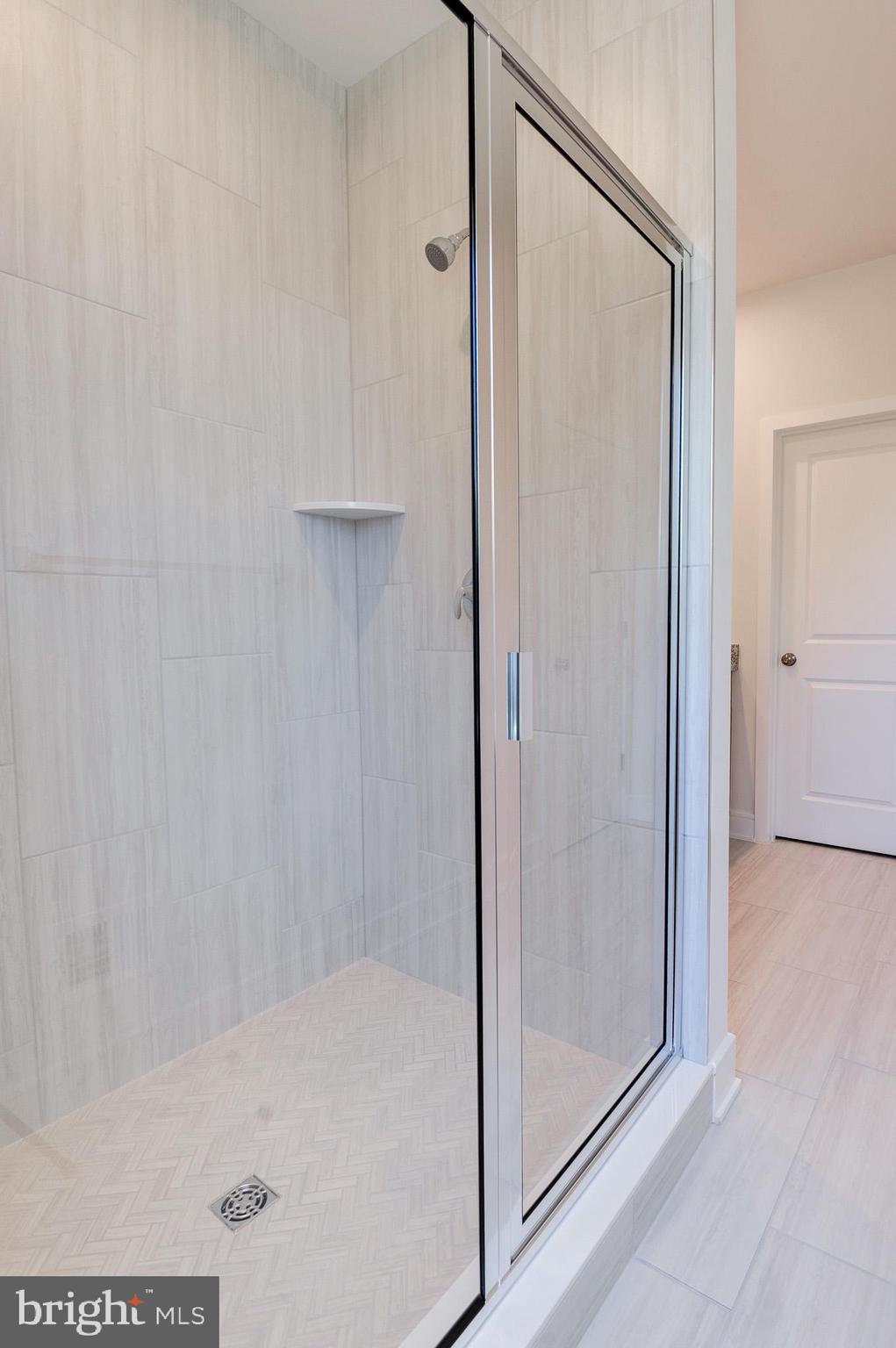 LAKE FREDERICK - Residential Lease