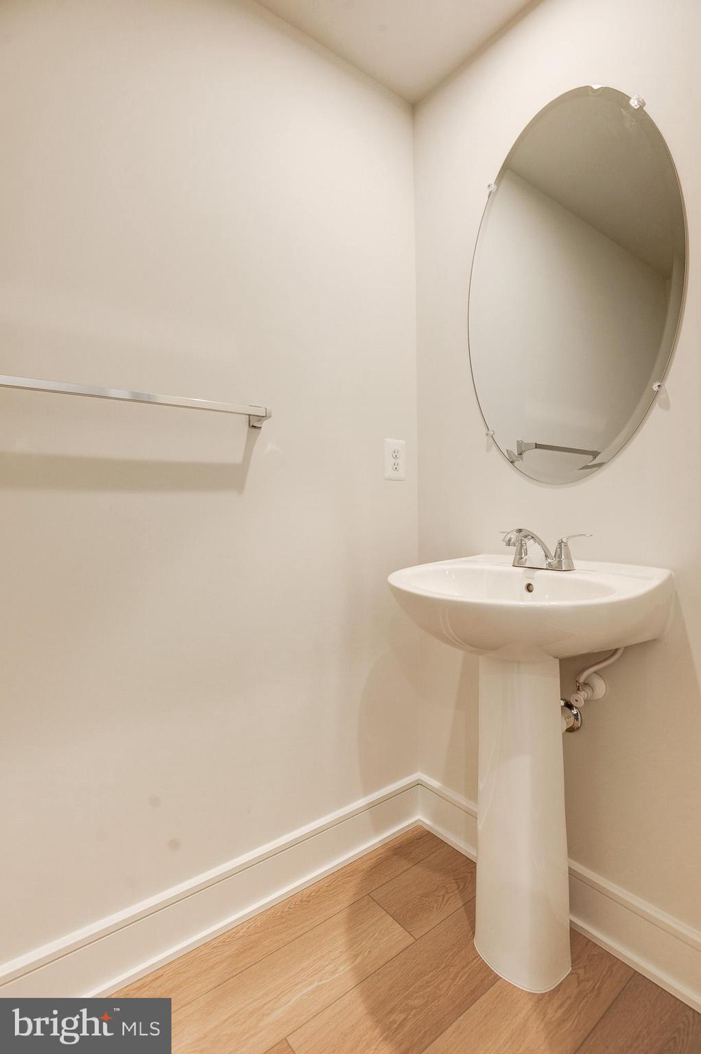 LAKE FREDERICK - Residential Lease