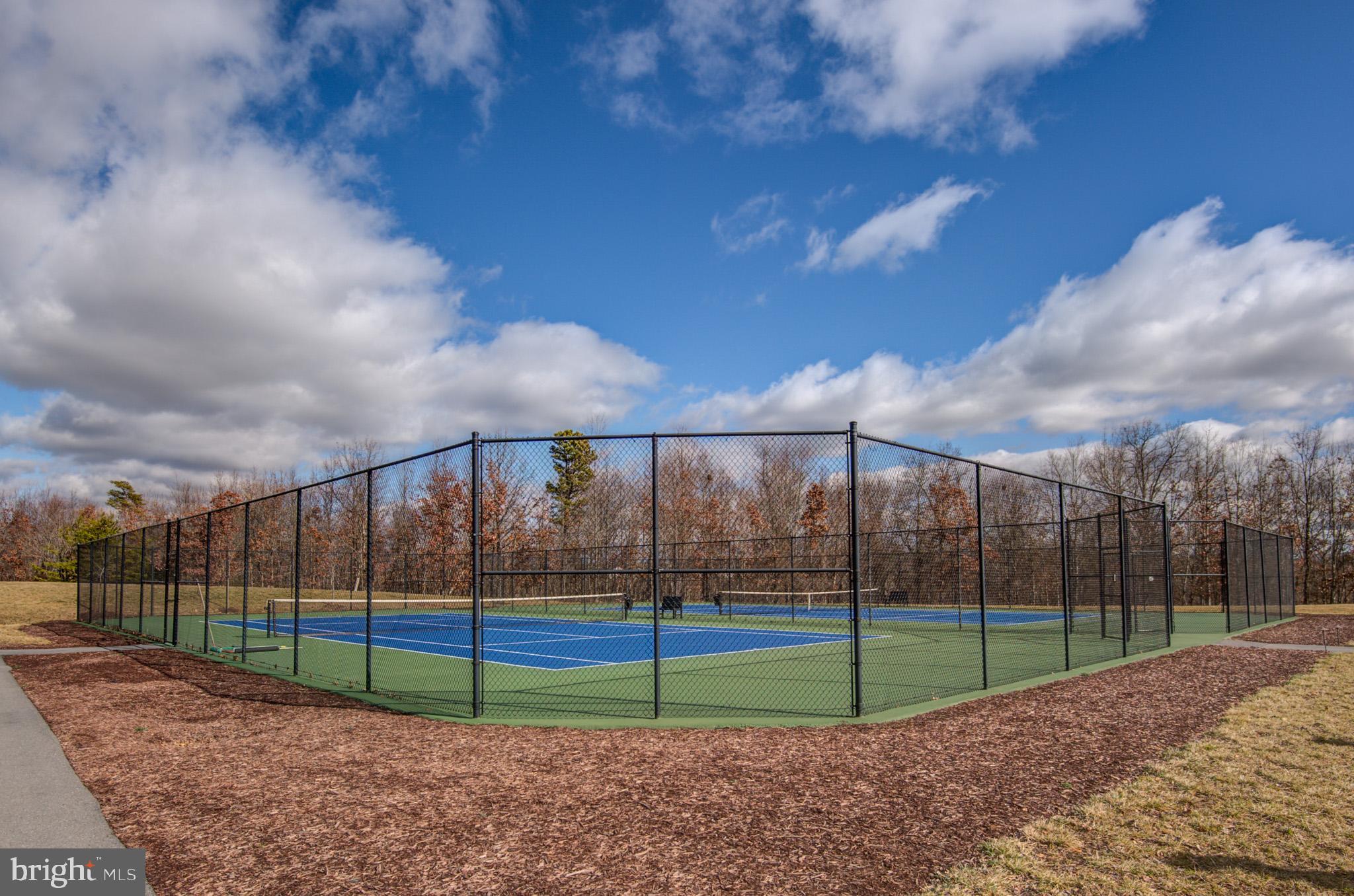 LAKE FREDERICK - Residential Lease