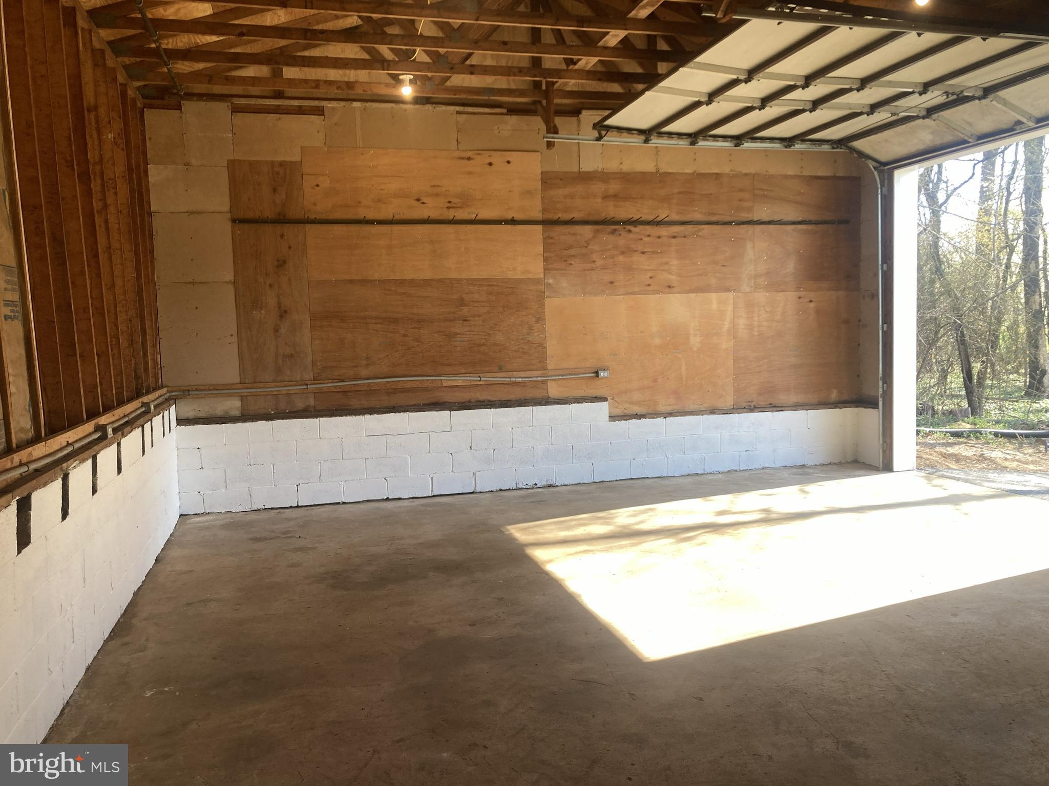 SUNDOWN MANOR - Residential