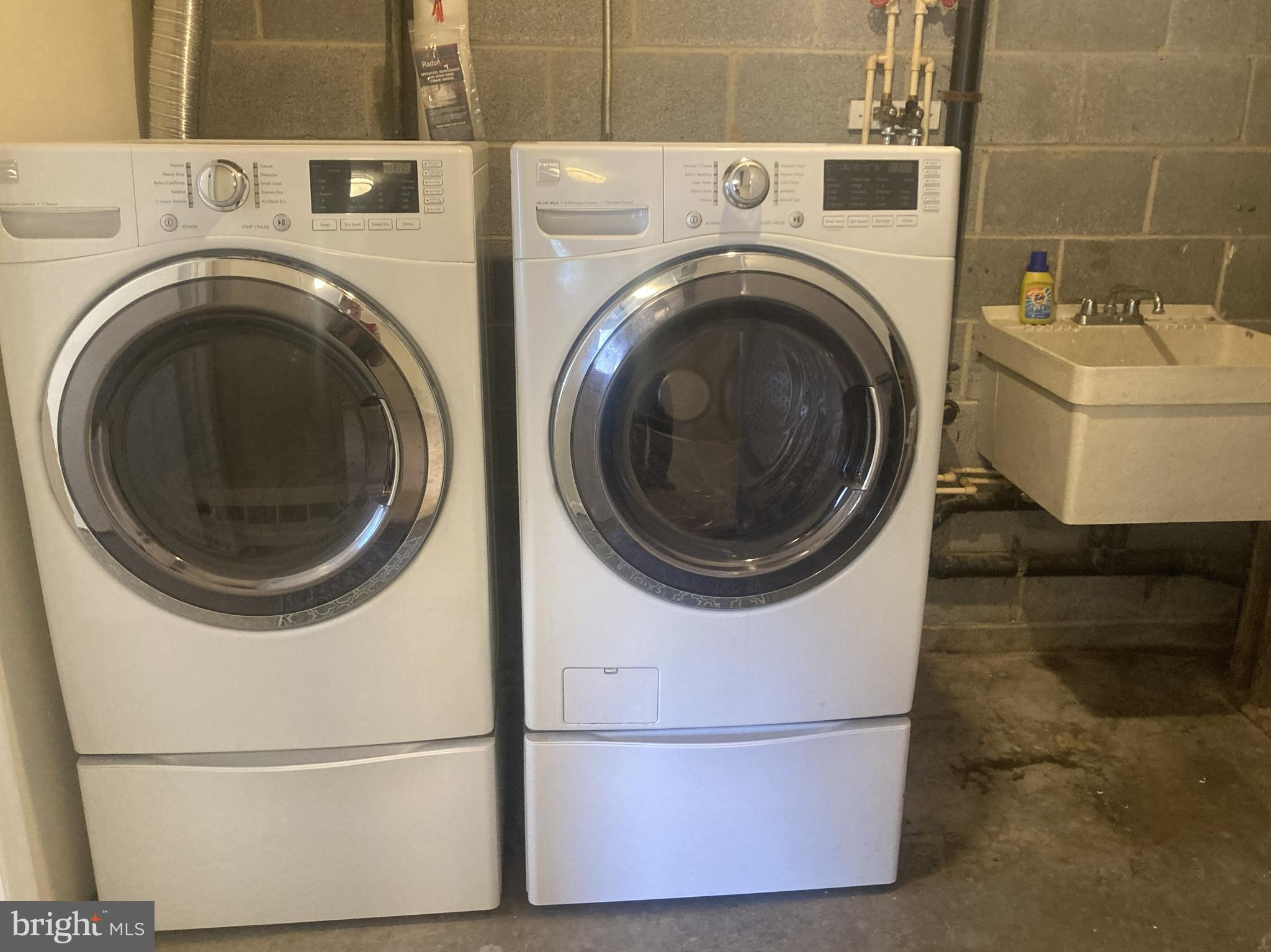 SUNDOWN MANOR - Residential