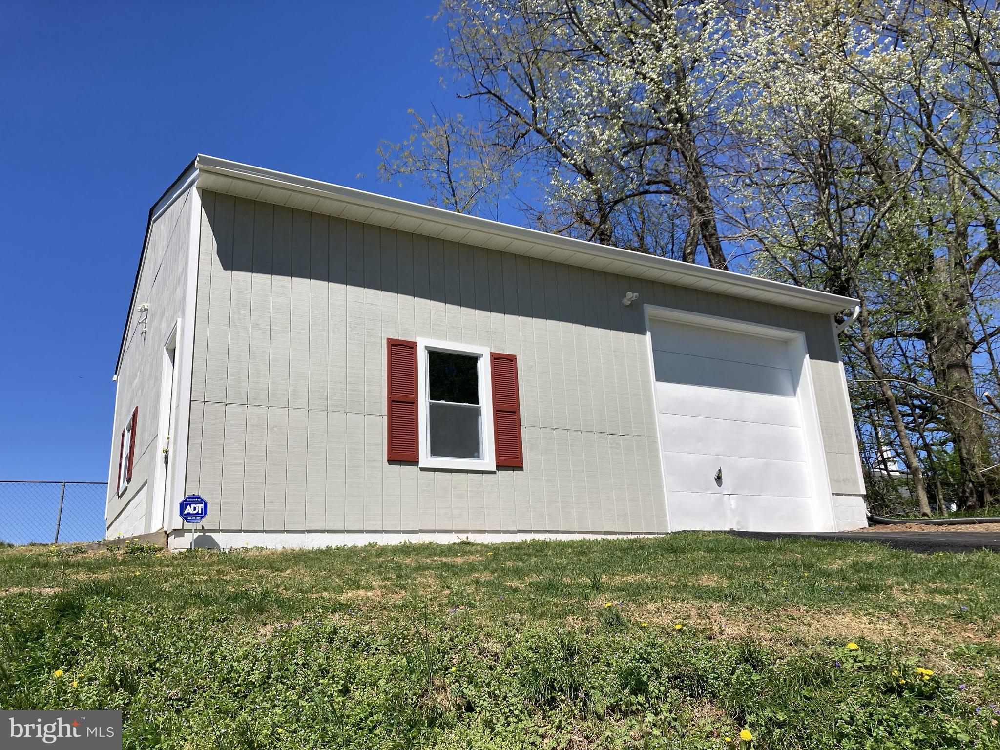 SUNDOWN MANOR - Residential