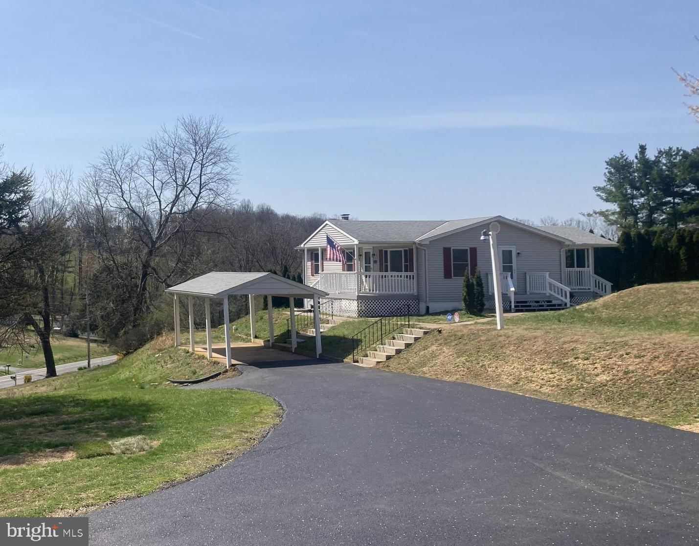 SUNDOWN MANOR - Residential