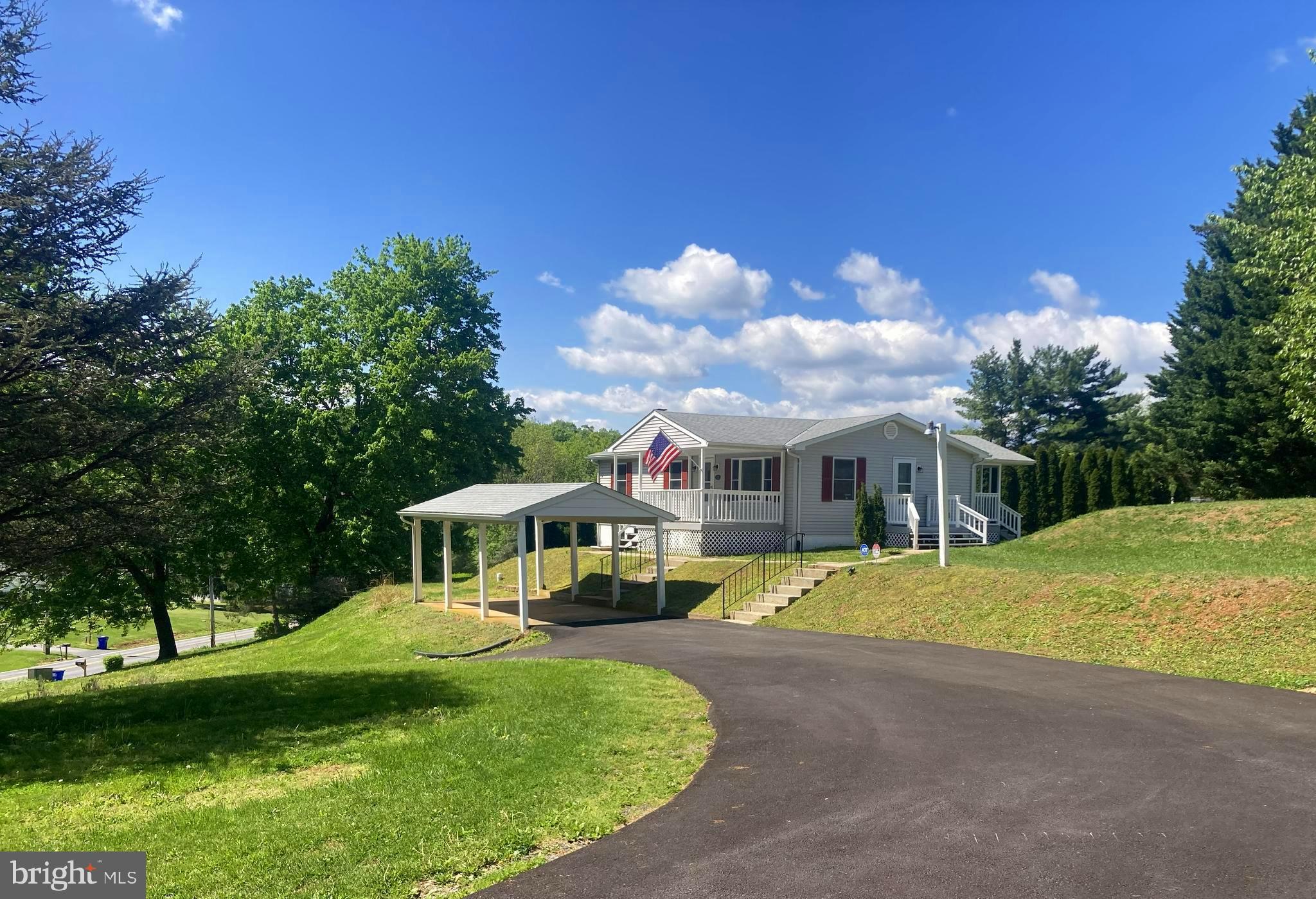 SUNDOWN MANOR - Residential