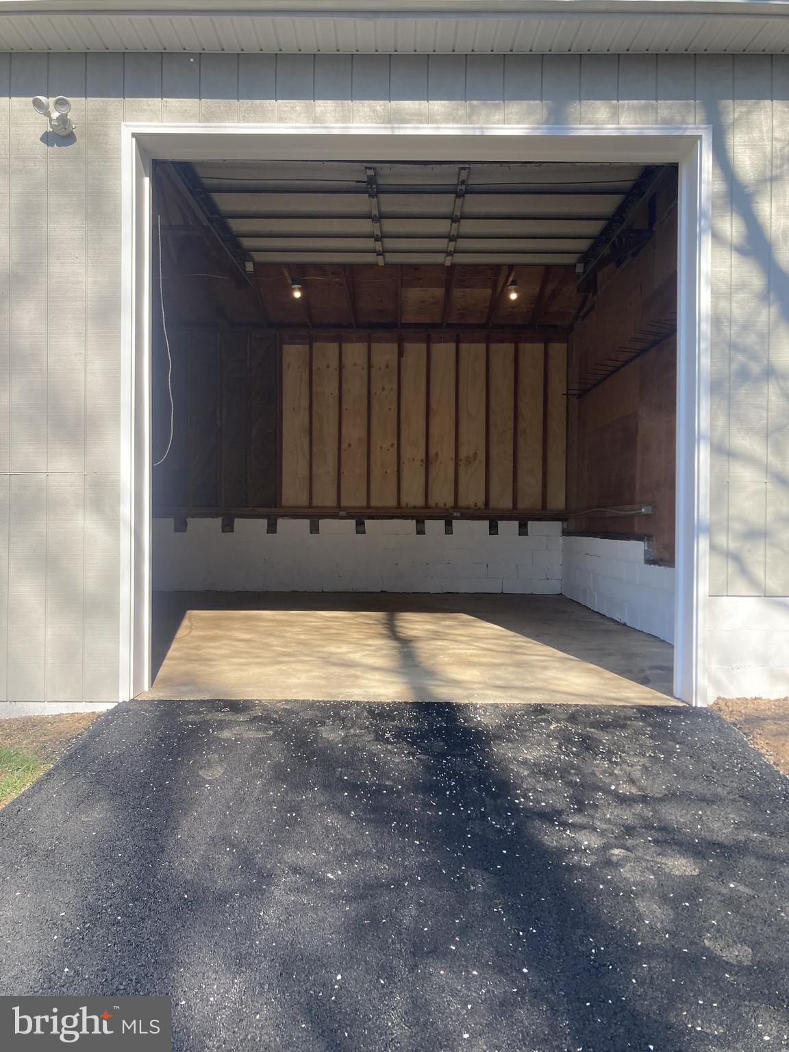 SUNDOWN MANOR - Residential