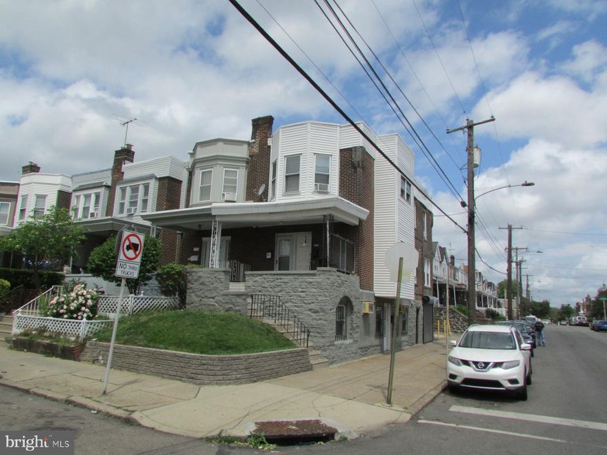 Don't miss this end of row, mixed-use multifamily! This three unit building includes a ground level commercial space and two residential apartments above, making it ideal for investors or owner-occupants seeking supplemental income. Unit 1 (Middle Level): Spacious 1-bedroom unit currently leased at $1,091/month. Unit 2 (Top Floor): 2-bedroom unit with a long-term tenant paying $650/month. Ground Level: vacant. Property is registered for a shoe repair shop on the ground level, with two-family residential use above.