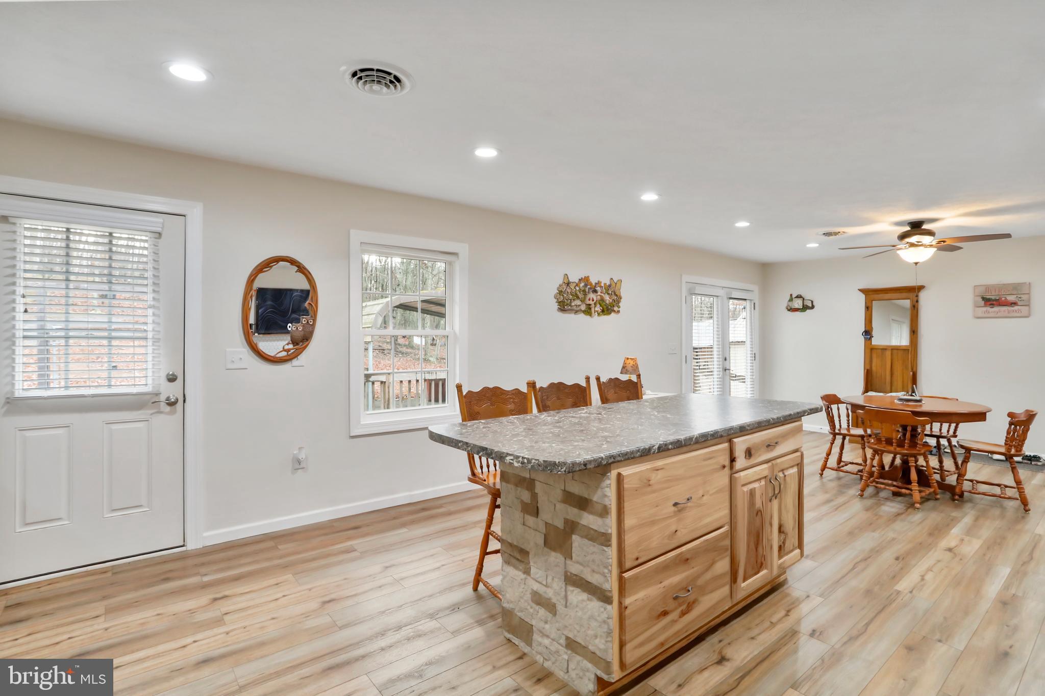 RIVER VIEW - Residential