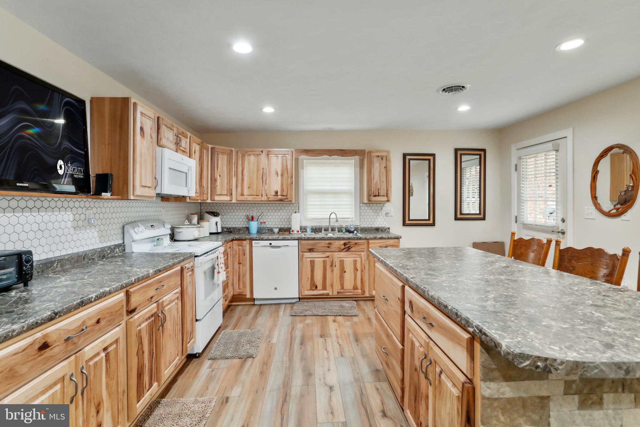 RIVER VIEW - Residential