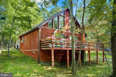 671 Plum Tree Lane, Berkeley Springs, WV 25411 - MLS#: WVMO2005876