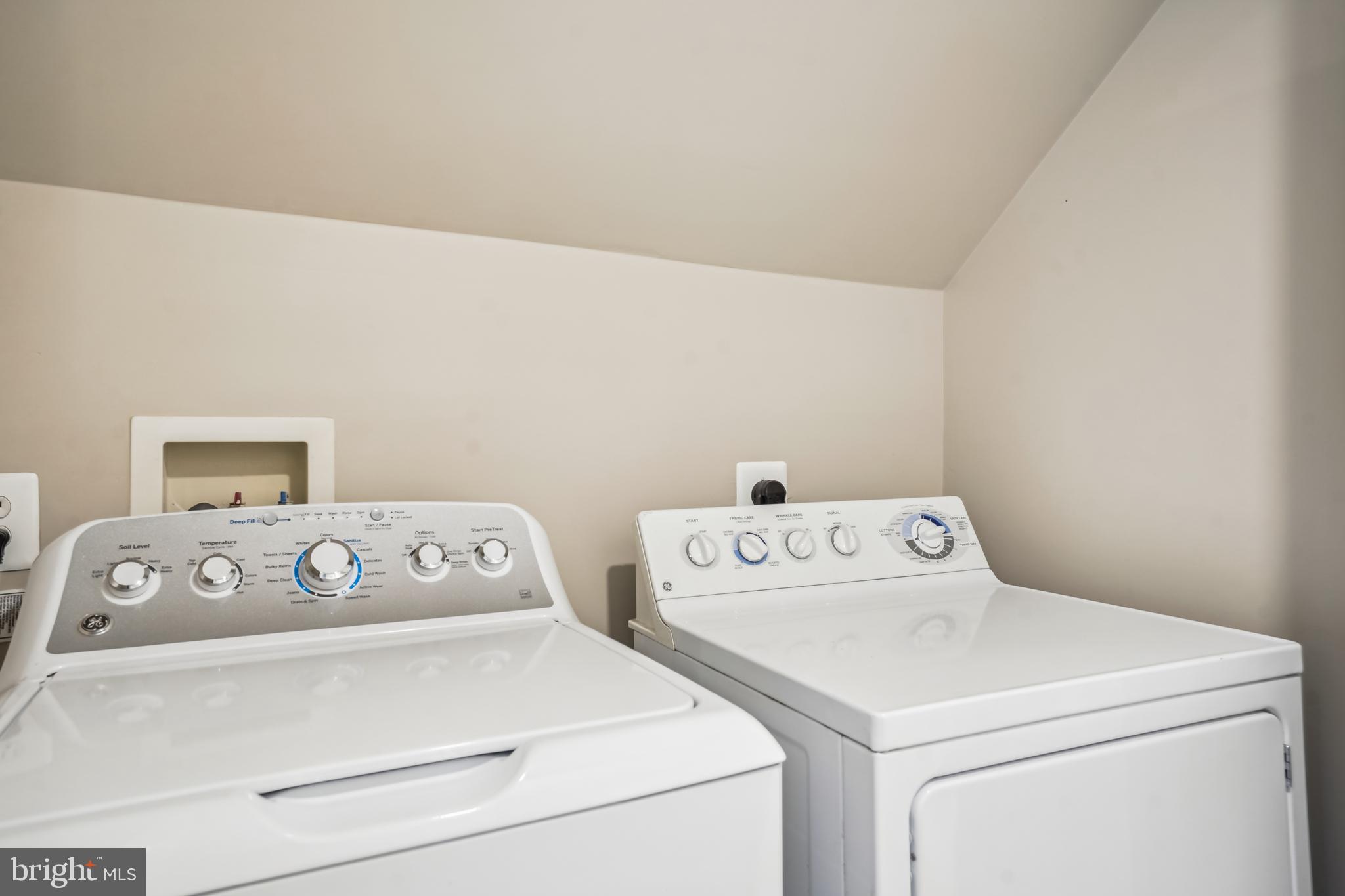 SAVOY AT RESTON TOWN CENTER - Residential Lease