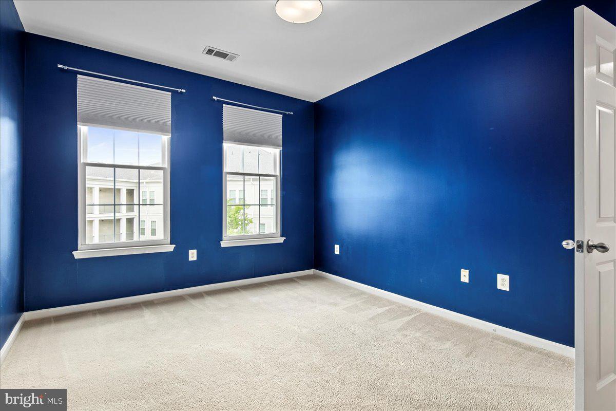 GROVE AT ARLINGTON - Residential