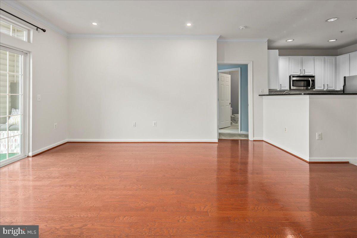 GROVE AT ARLINGTON - Residential