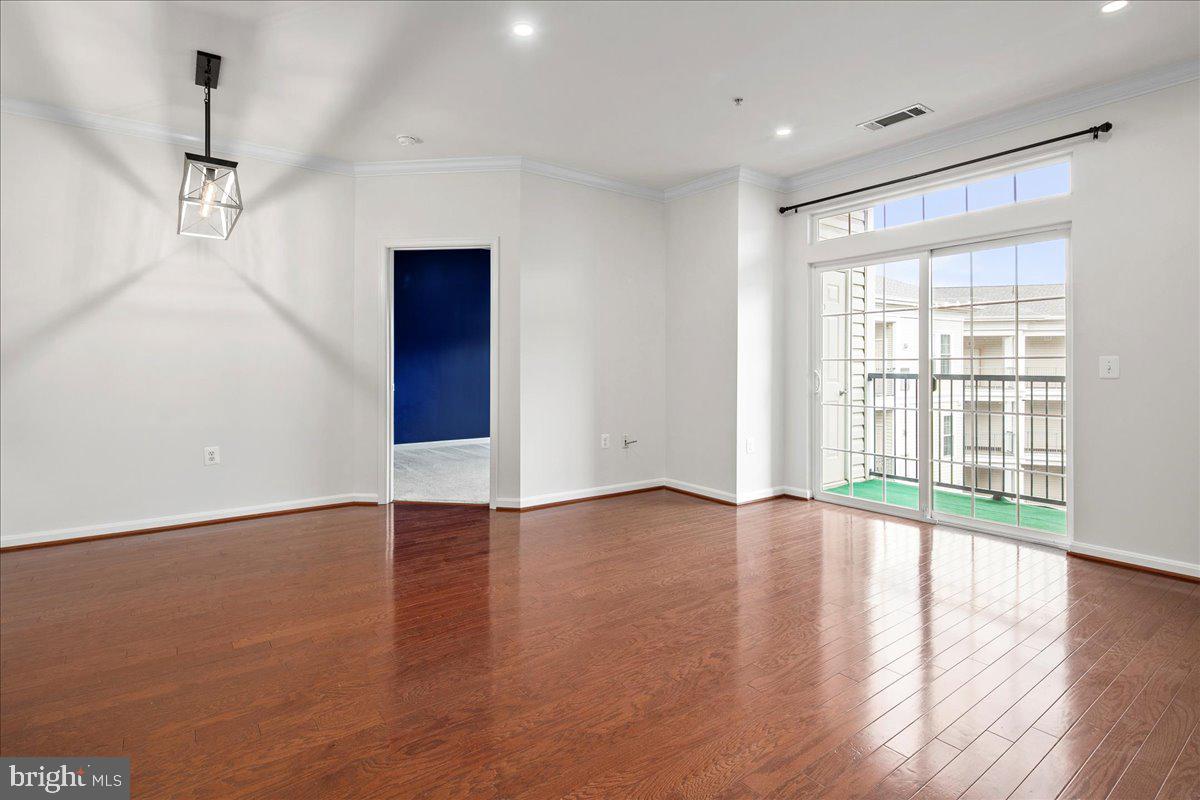 GROVE AT ARLINGTON - Residential