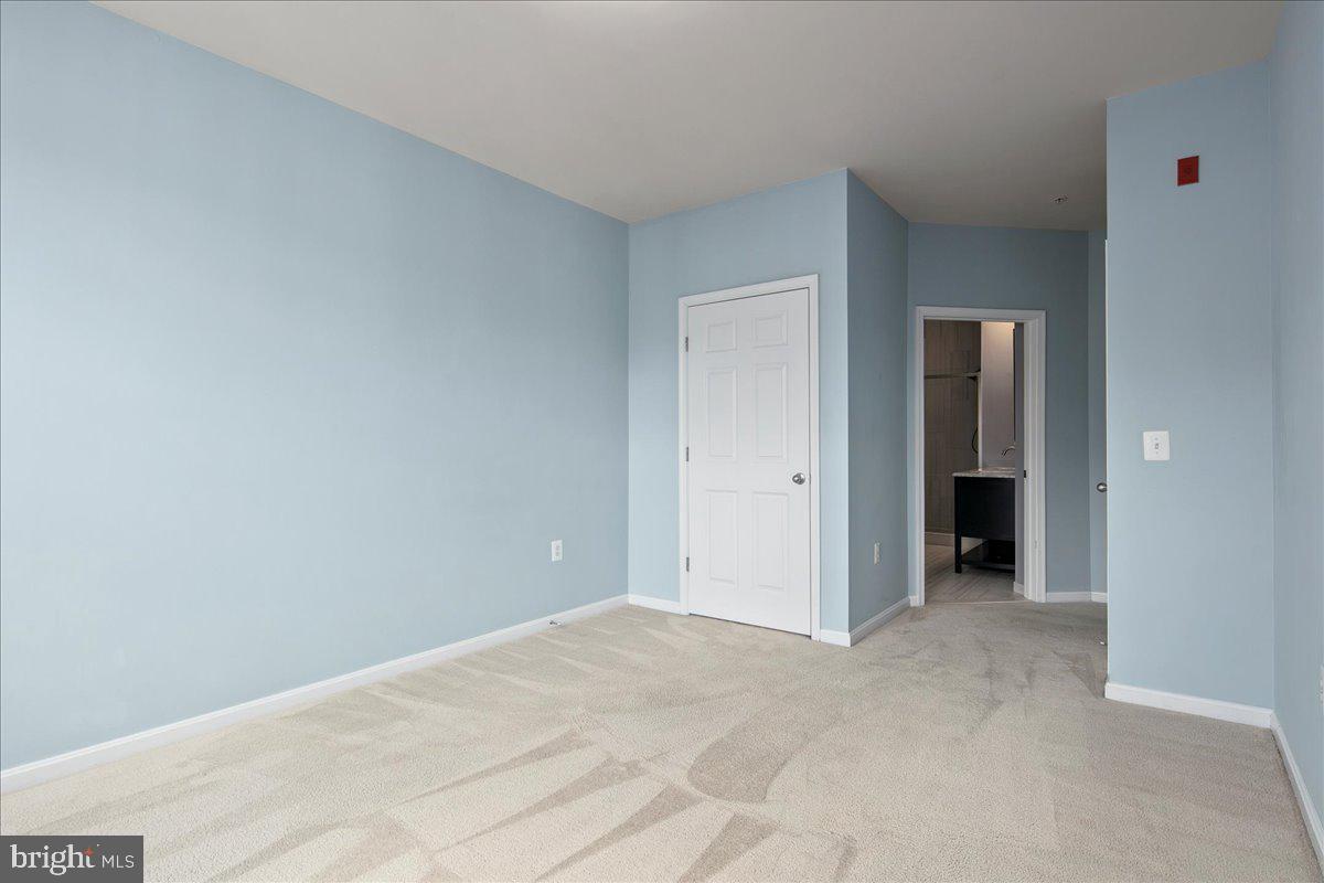 GROVE AT ARLINGTON - Residential