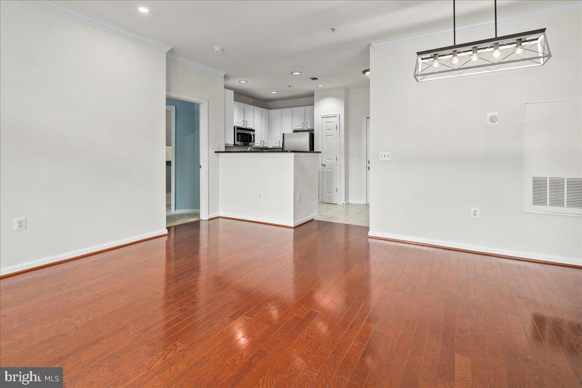 GROVE AT ARLINGTON - Residential