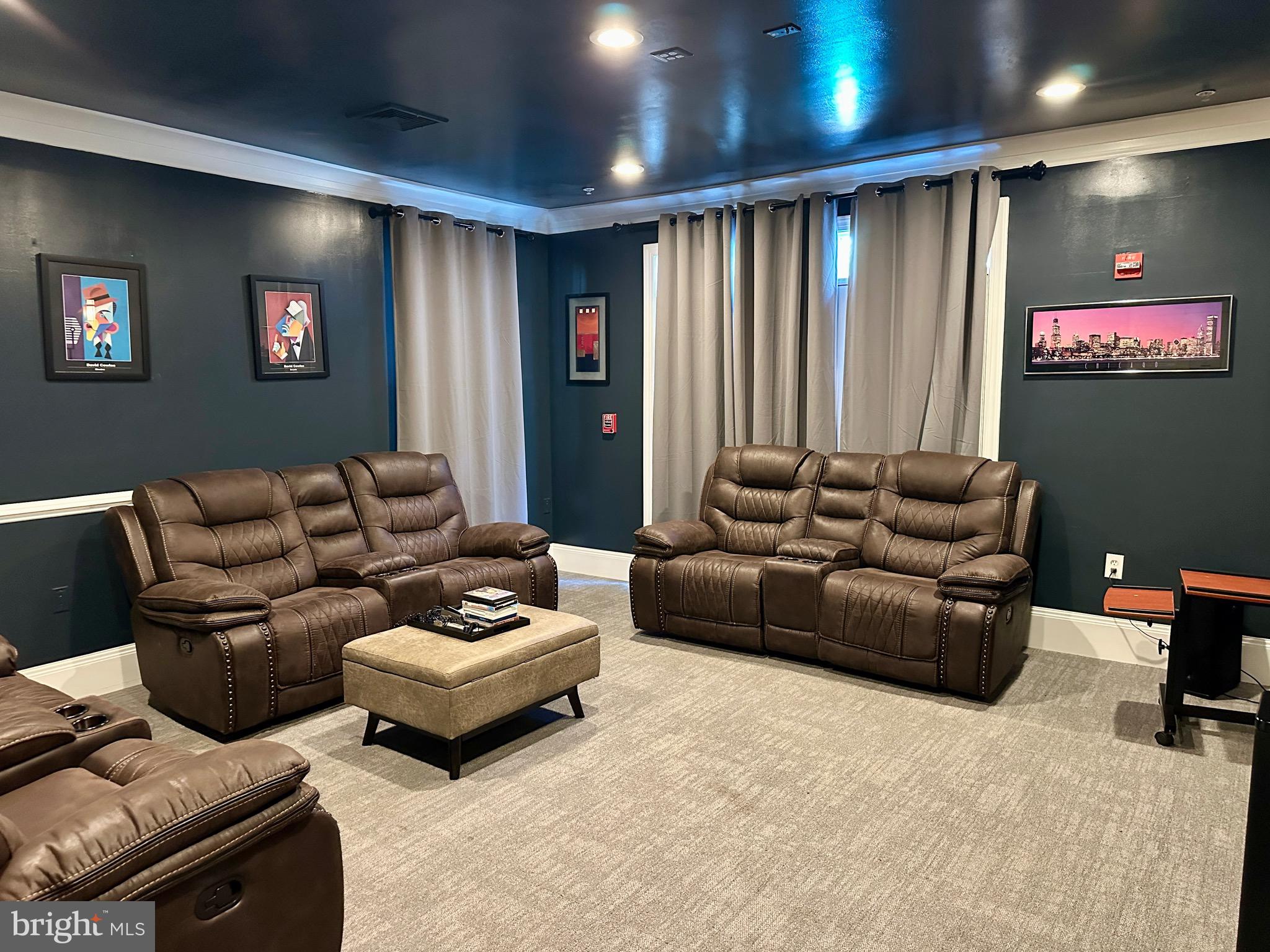 GROVE AT ARLINGTON - Residential