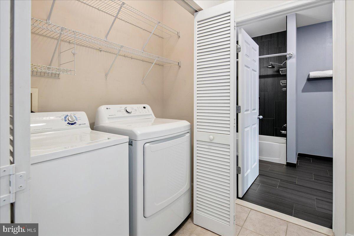 GROVE AT ARLINGTON - Residential