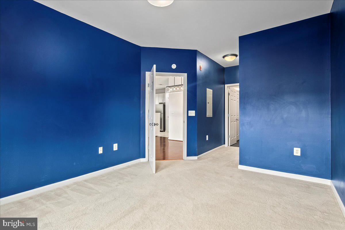 GROVE AT ARLINGTON - Residential