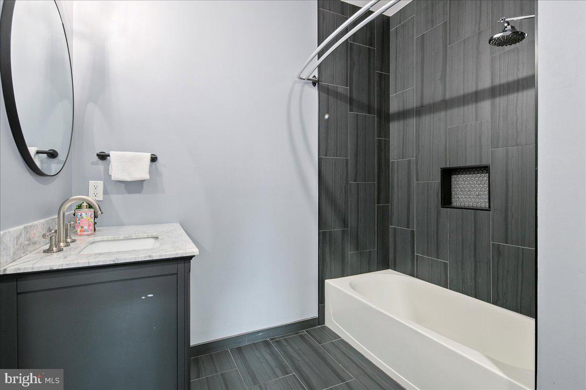 GROVE AT ARLINGTON - Residential