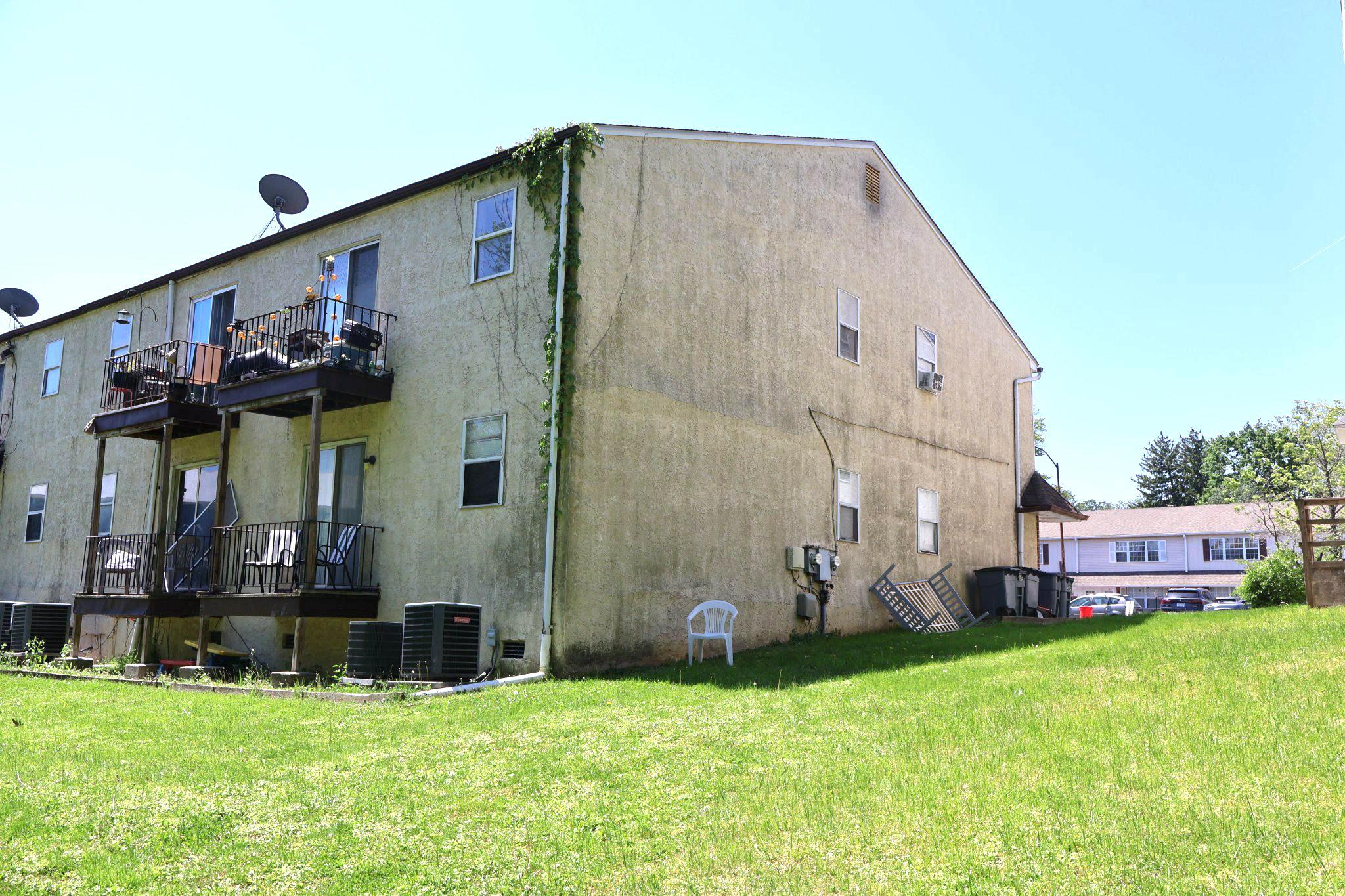 601 COUNTRY LANE