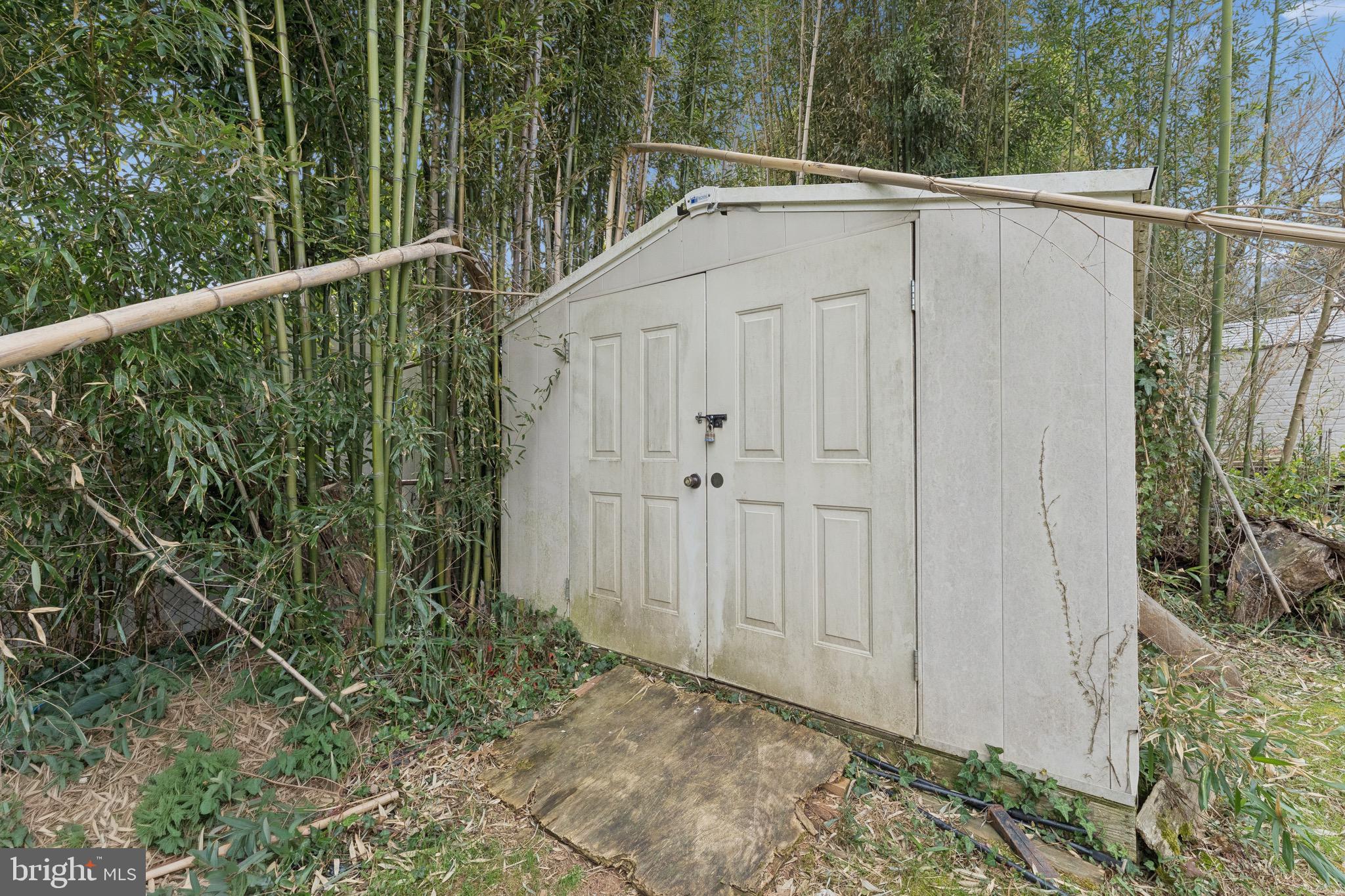 BROYHILL CREST - Residential