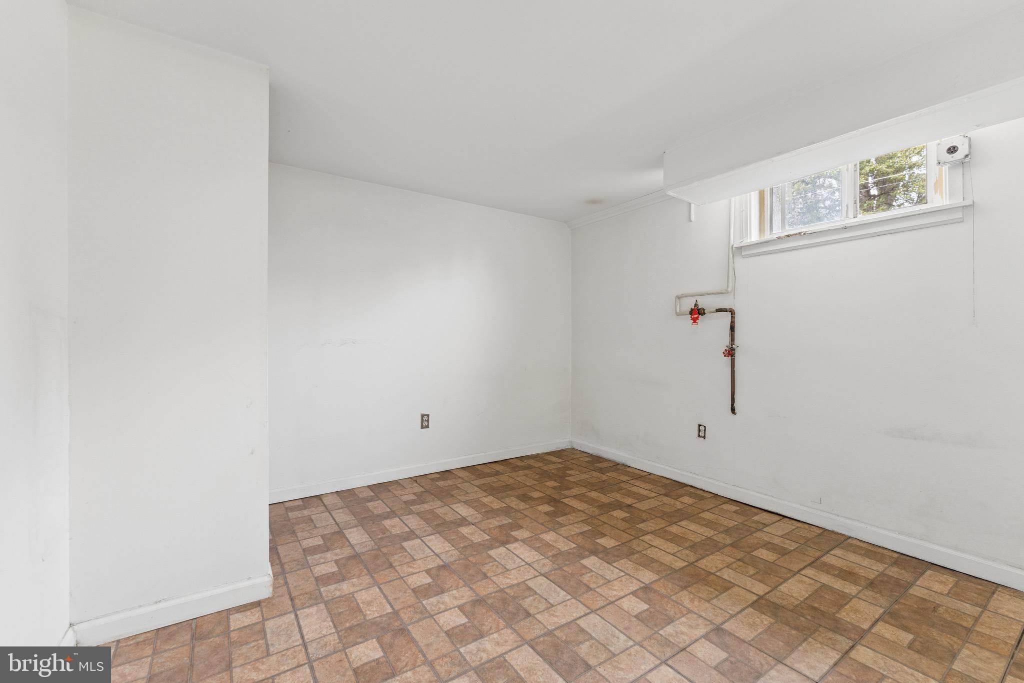 BROYHILL CREST - Residential