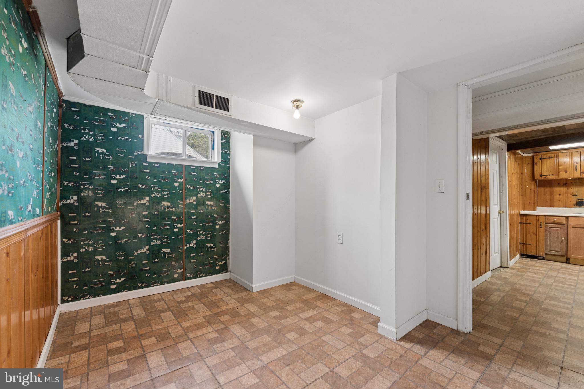 BROYHILL CREST - Residential