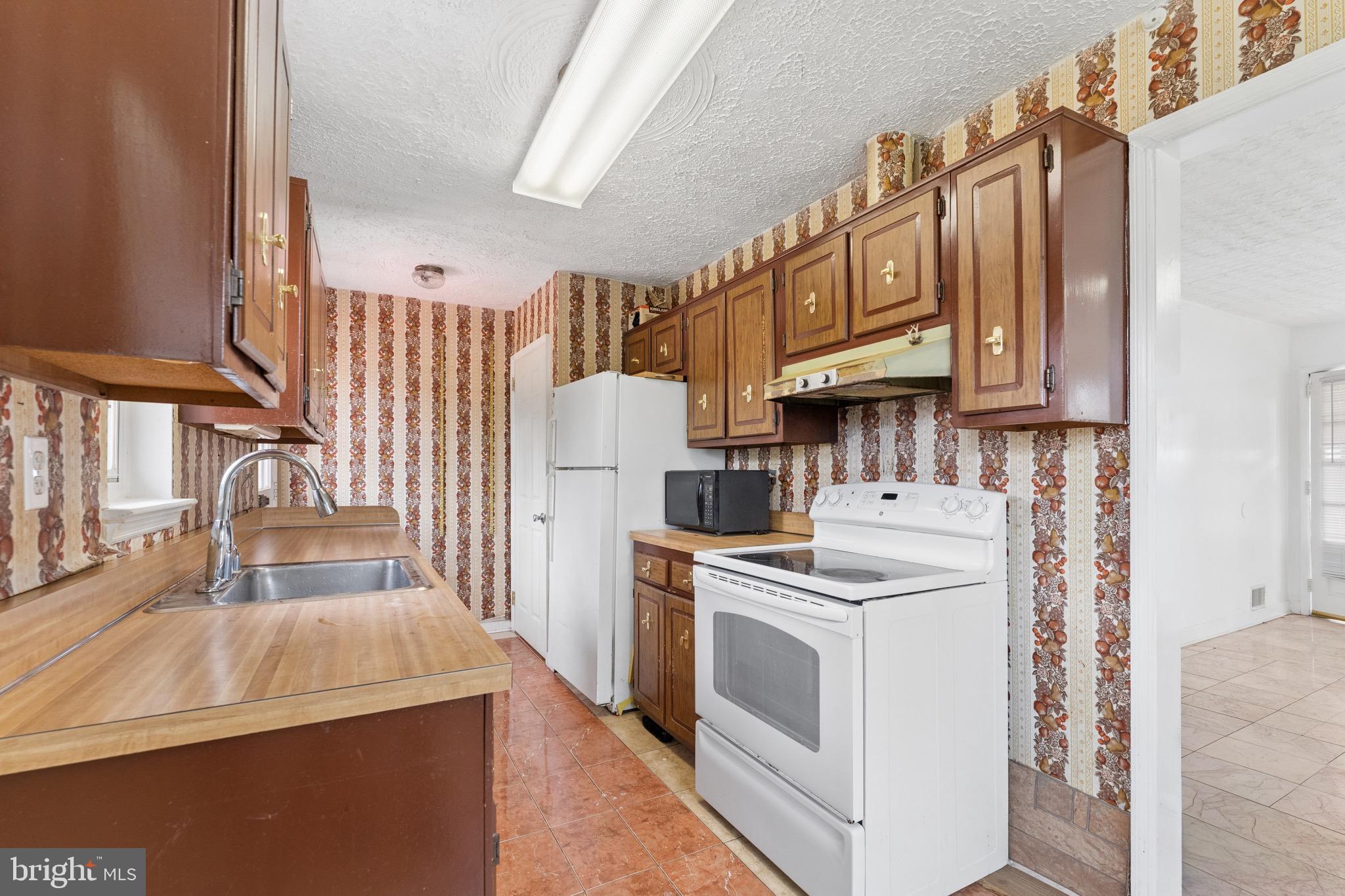 BROYHILL CREST - Residential