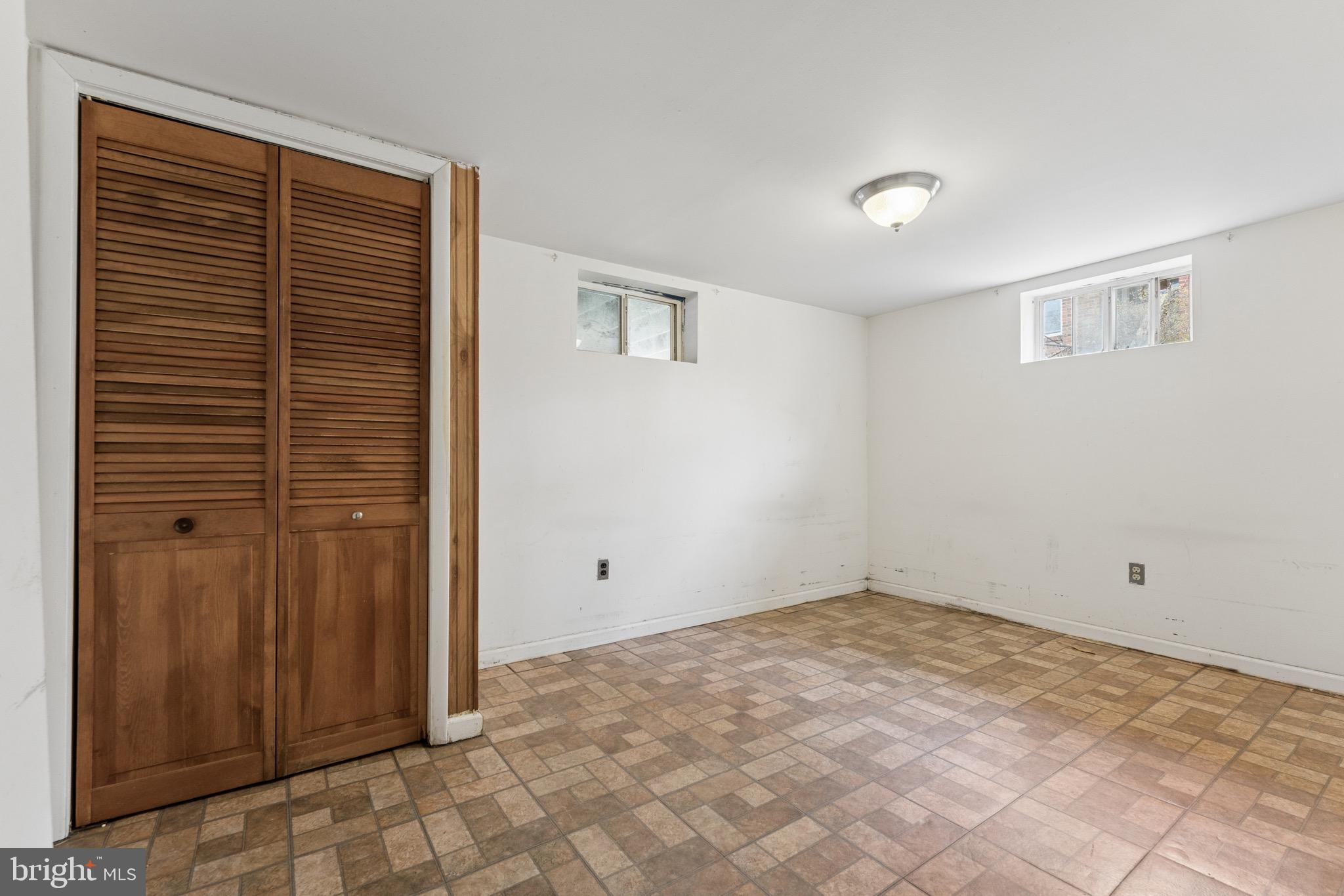 BROYHILL CREST - Residential