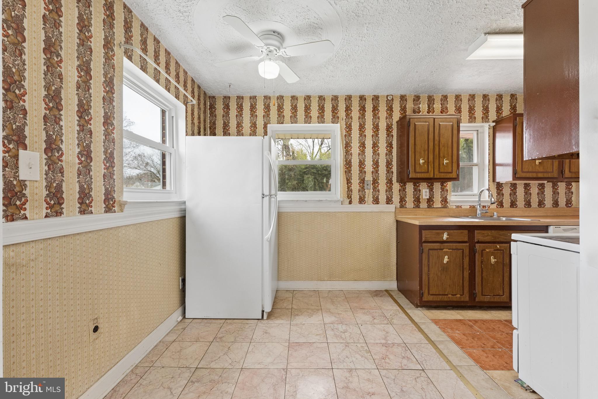 BROYHILL CREST - Residential