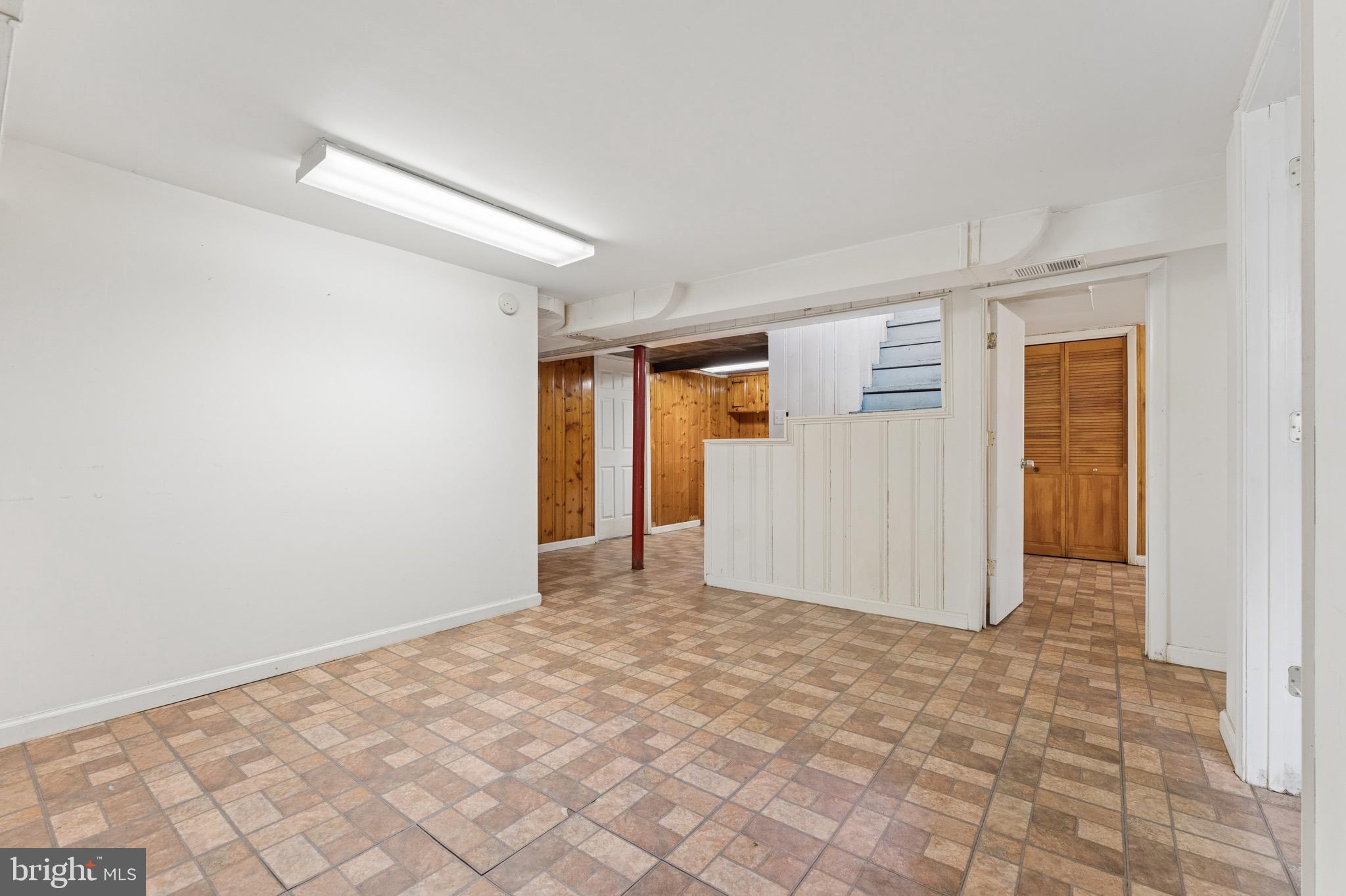 BROYHILL CREST - Residential