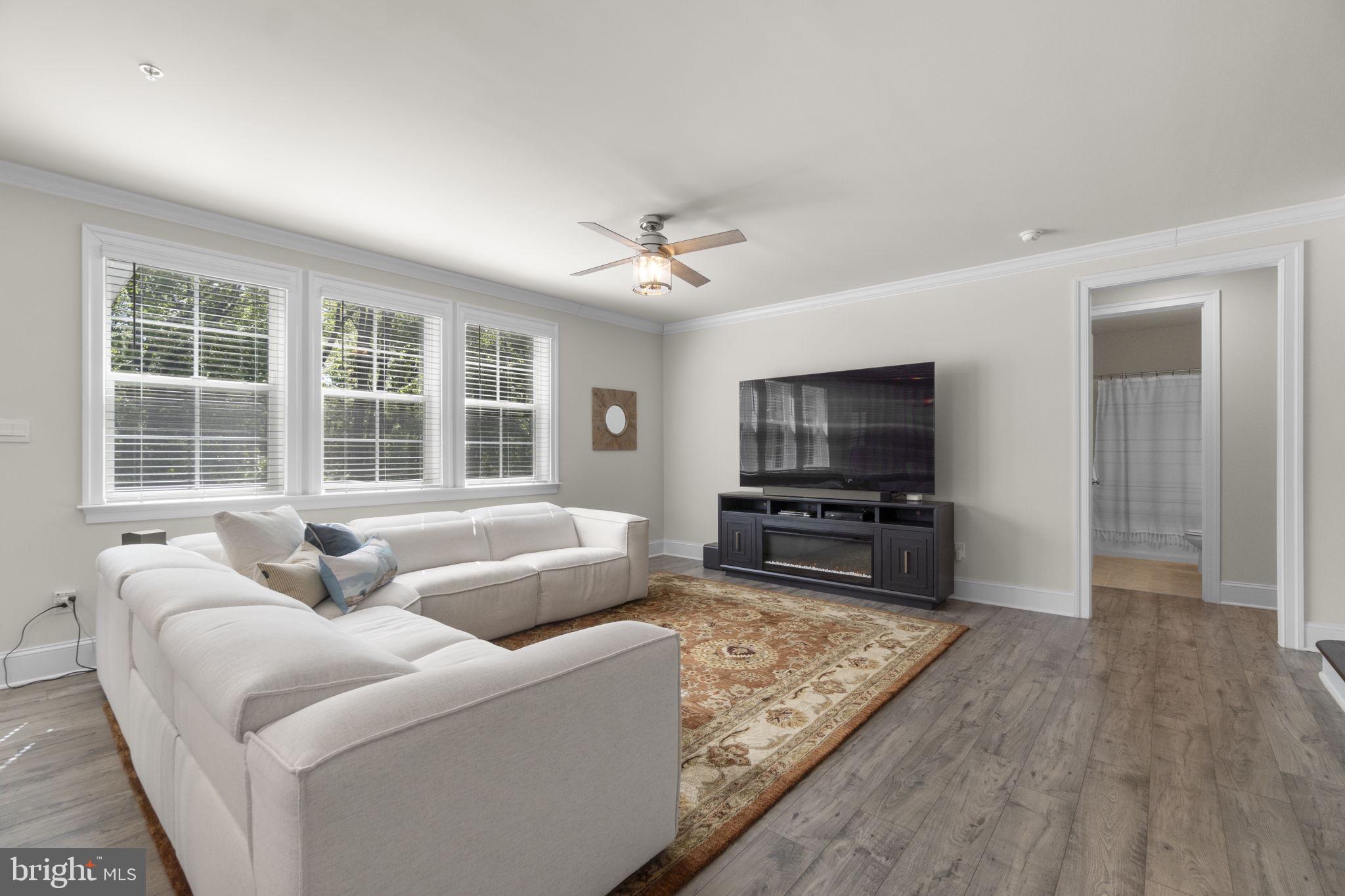 STONEGATE - Residential