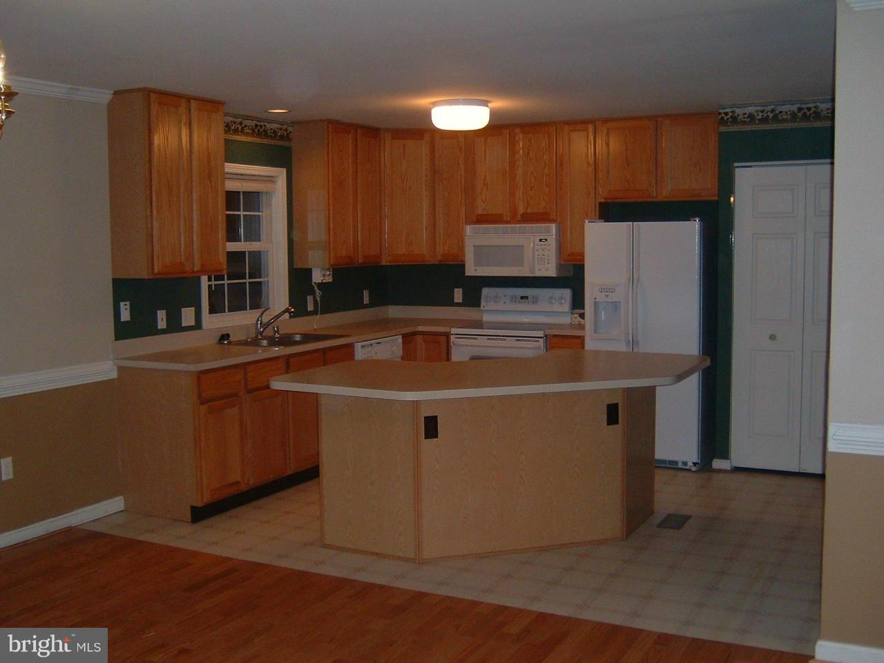 MONMOUTH VILLAGE - Residential Lease